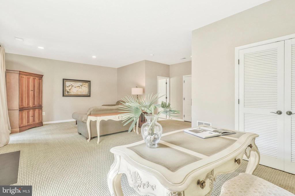 12561 Royal Wolf Pl