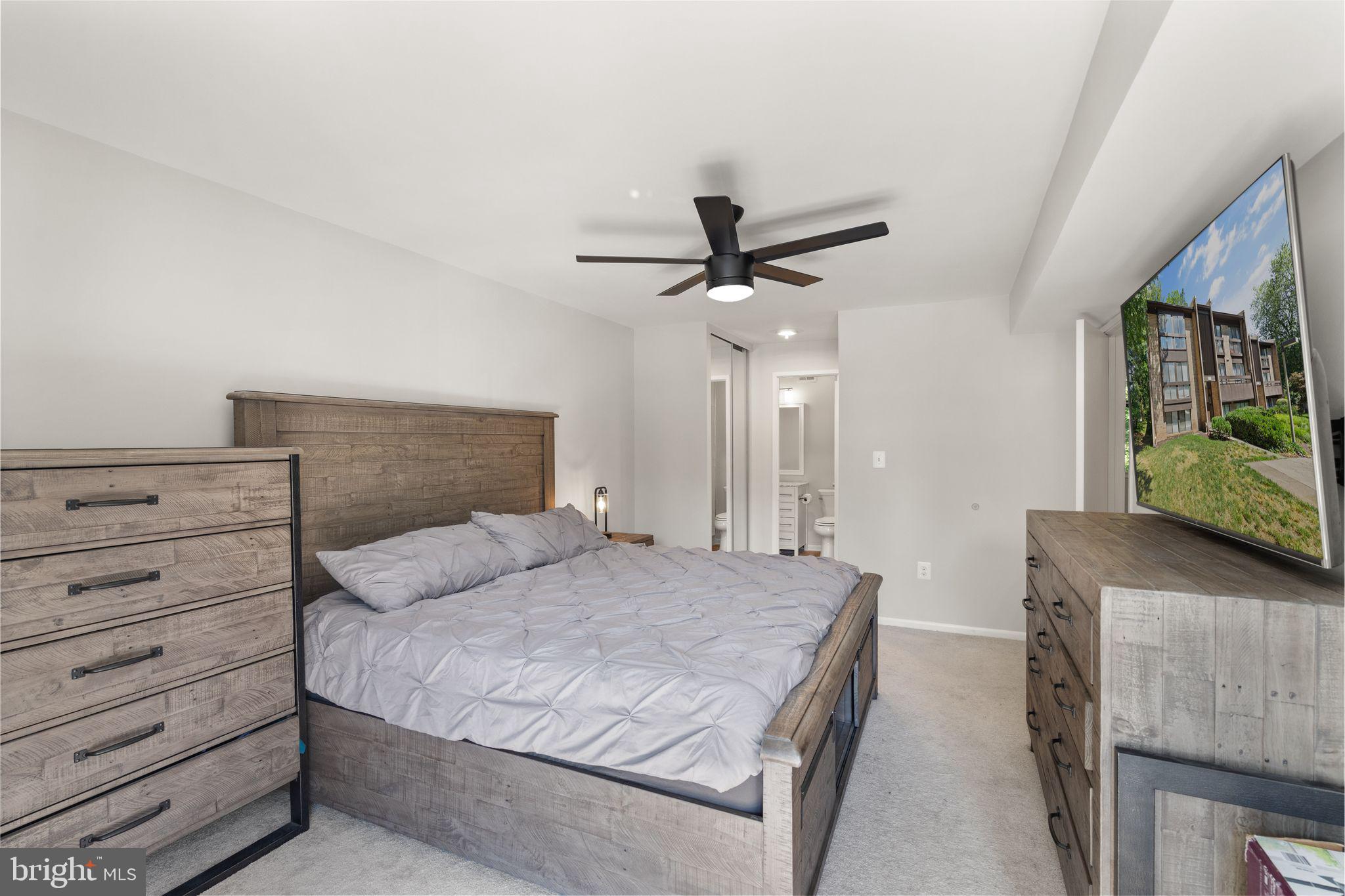 11557 Rolling Green Ct #300