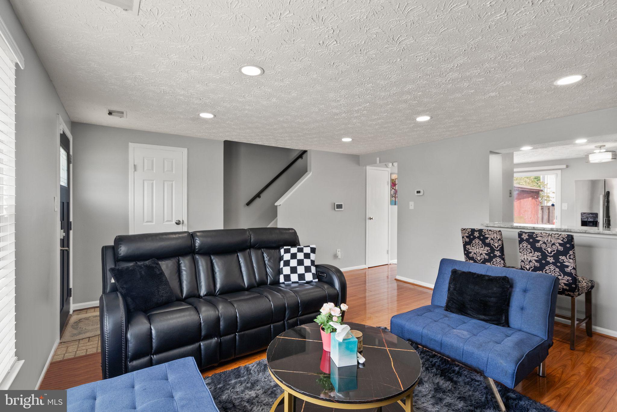 6951 Villa del Rey Ct