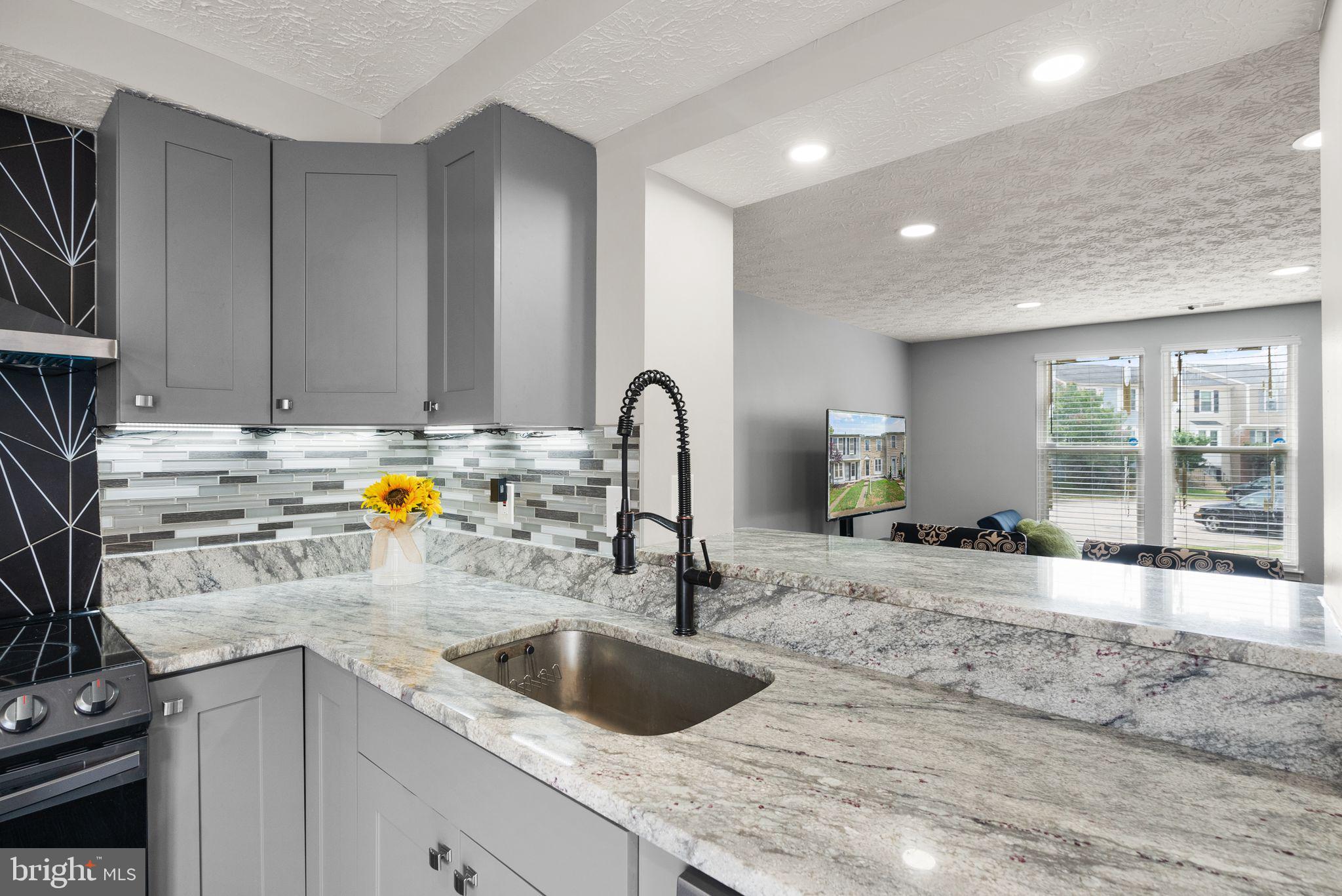 6951 Villa del Rey Ct