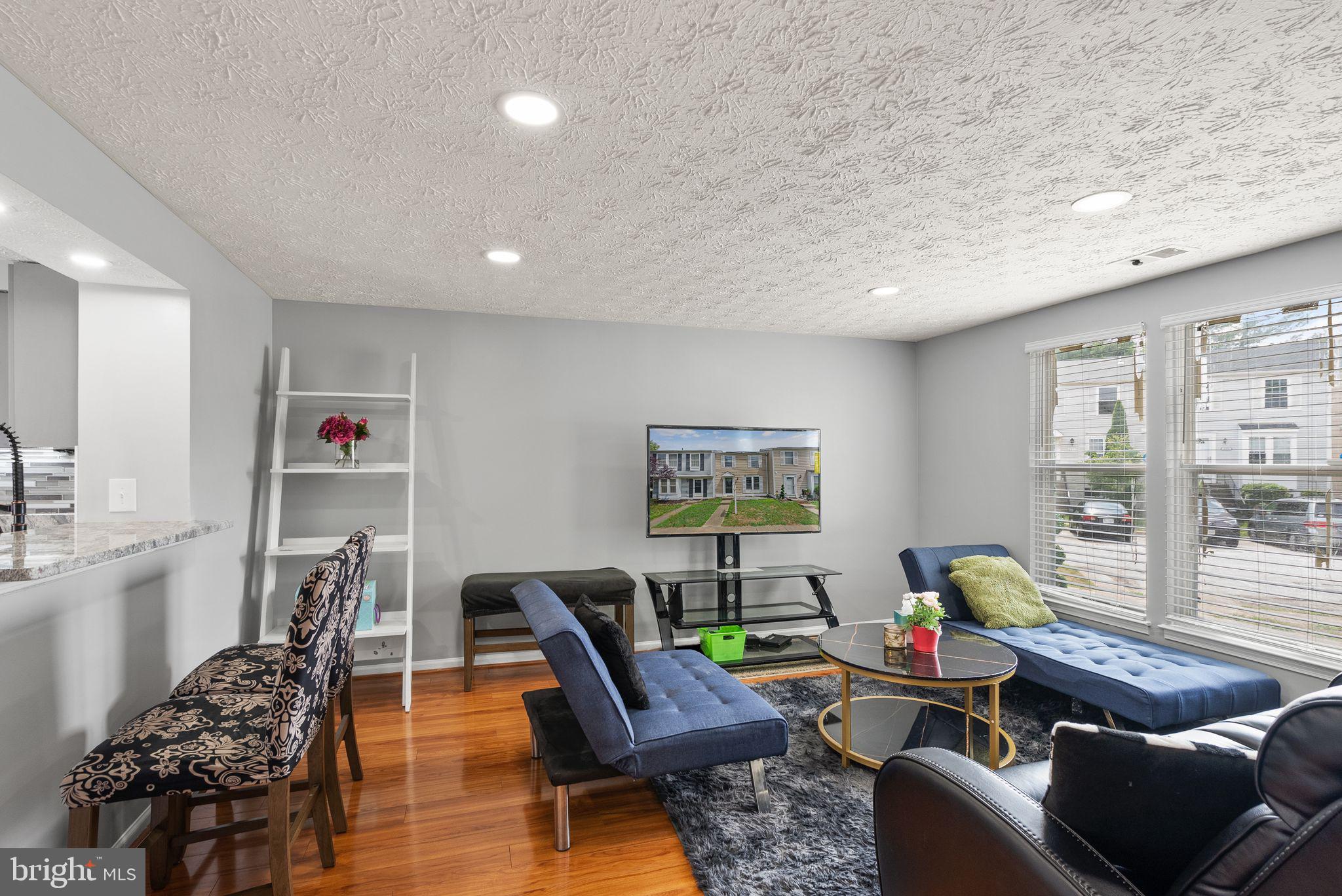 6951 Villa del Rey Ct