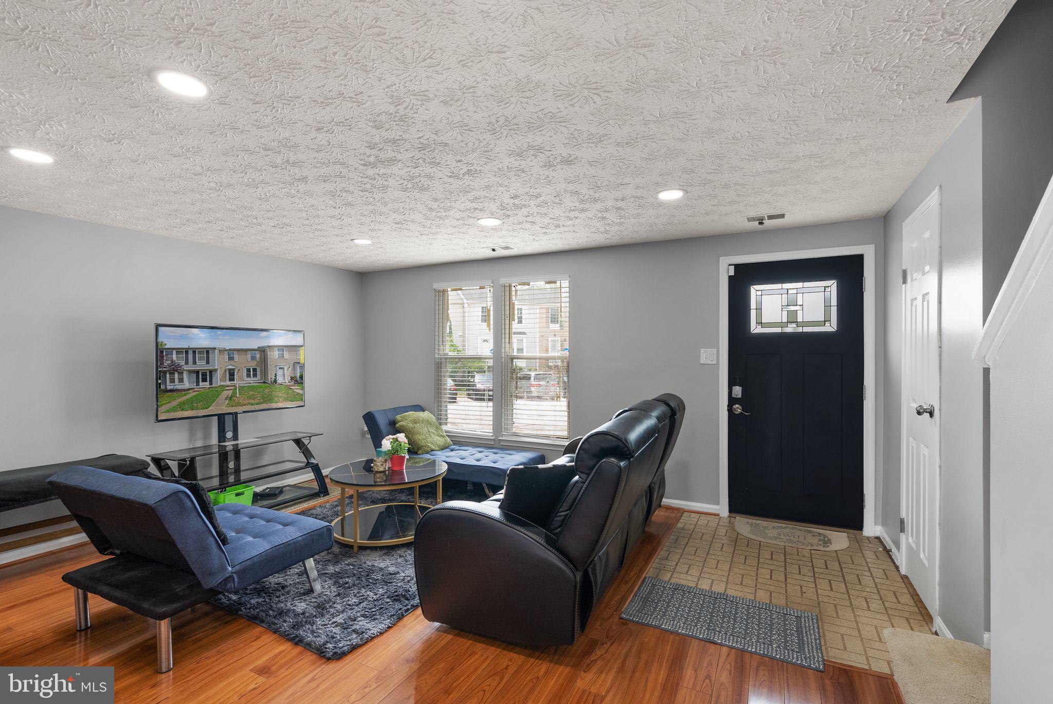 6951 Villa del Rey Ct