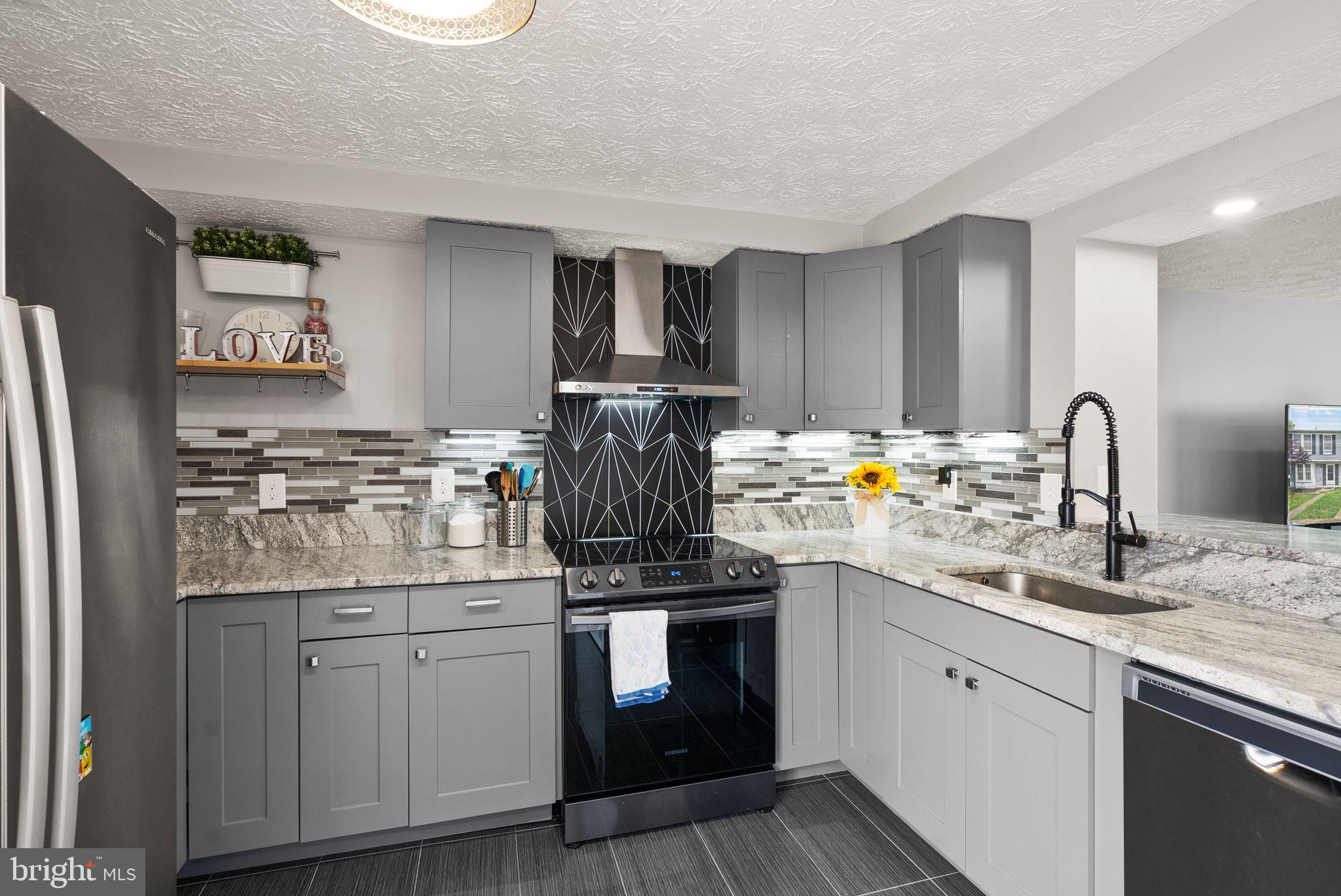 6951 Villa del Rey Ct