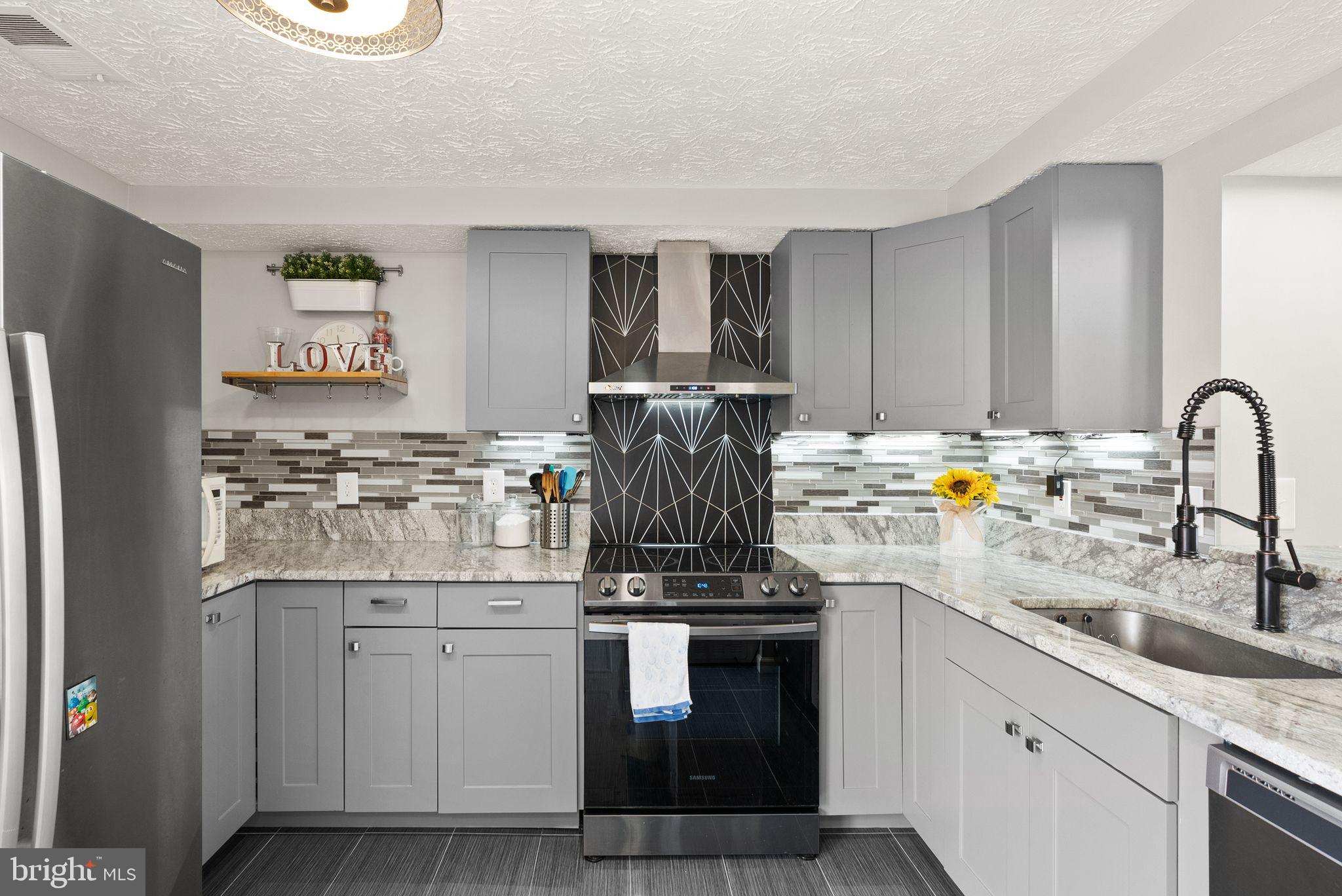 6951 Villa del Rey Ct