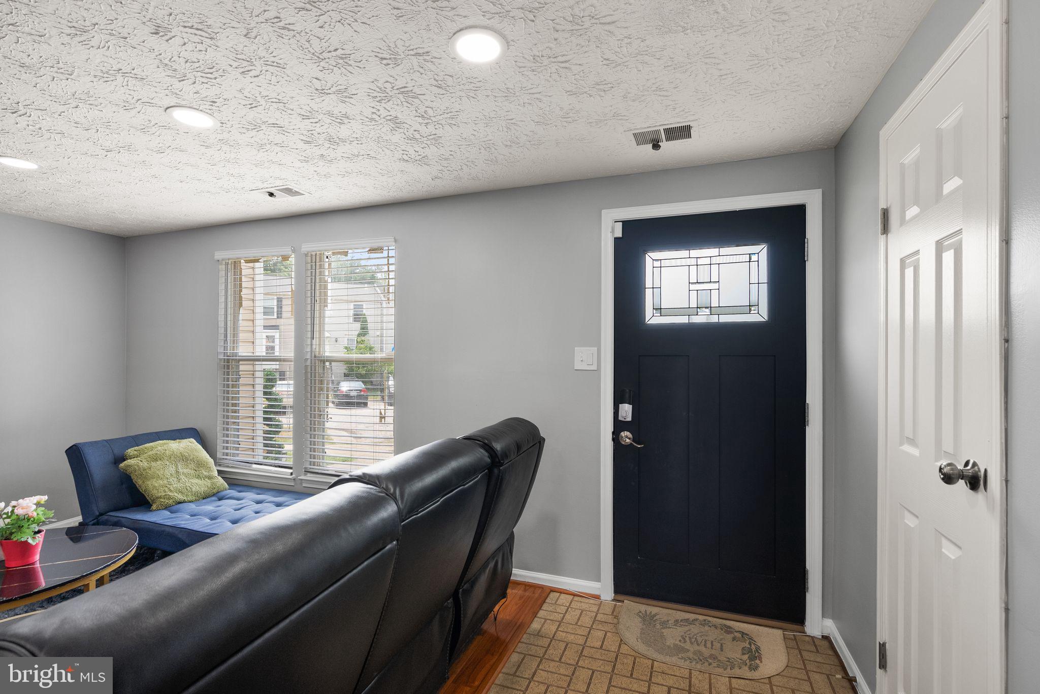 6951 Villa del Rey Ct