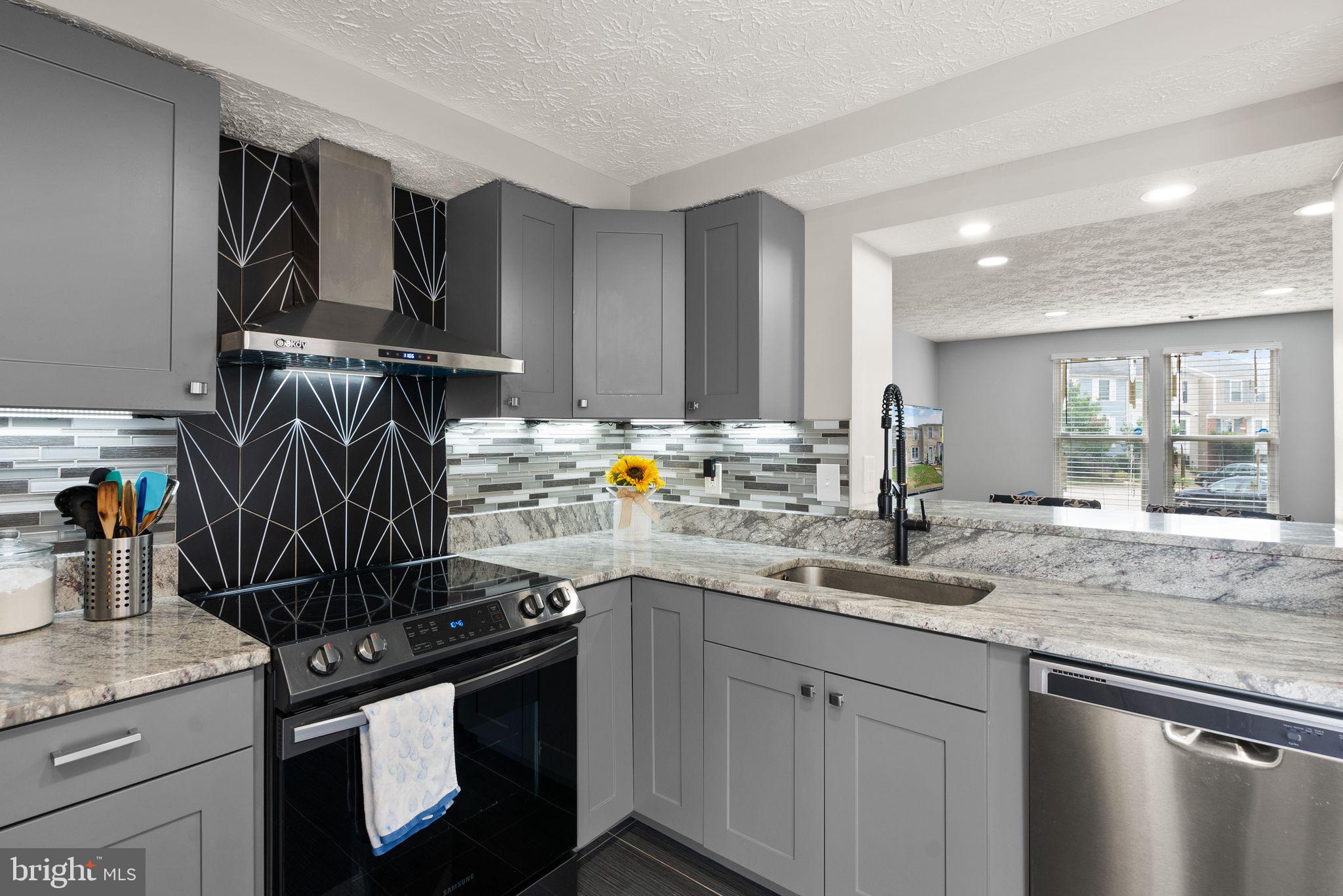 6951 Villa del Rey Ct