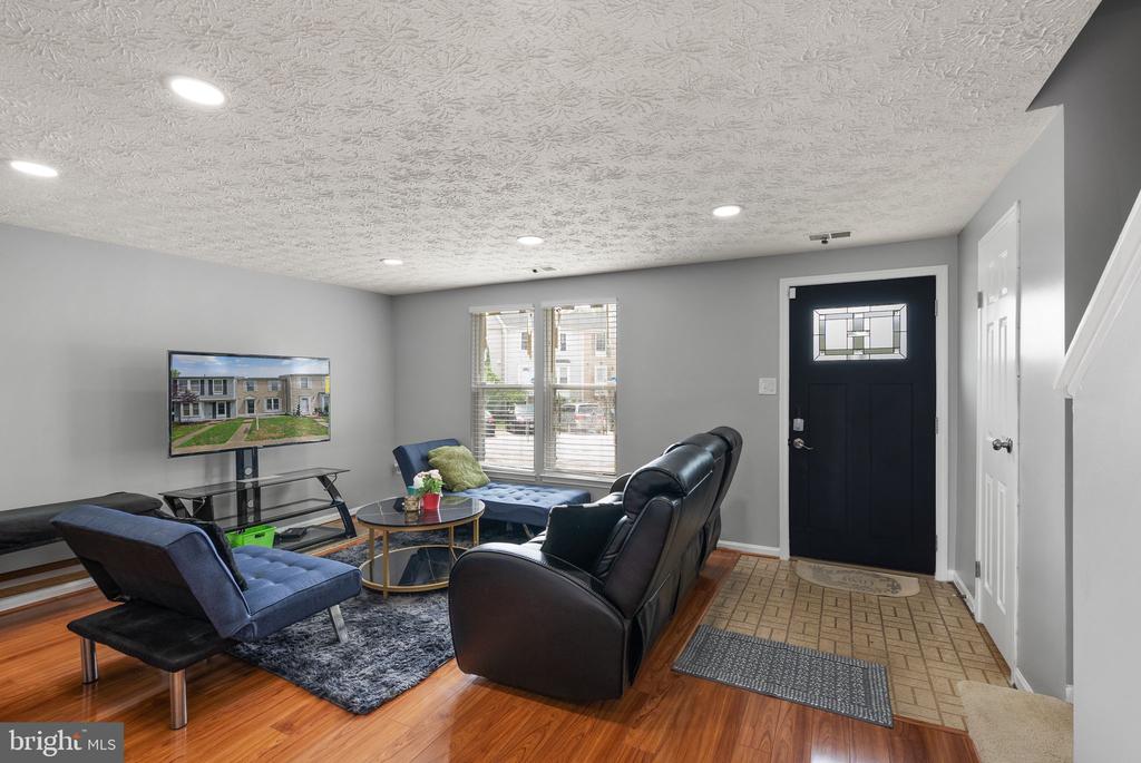 6951 Villa del Rey Ct