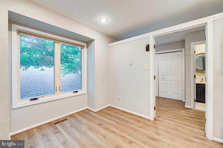 4015 LAKE GLEN RD
