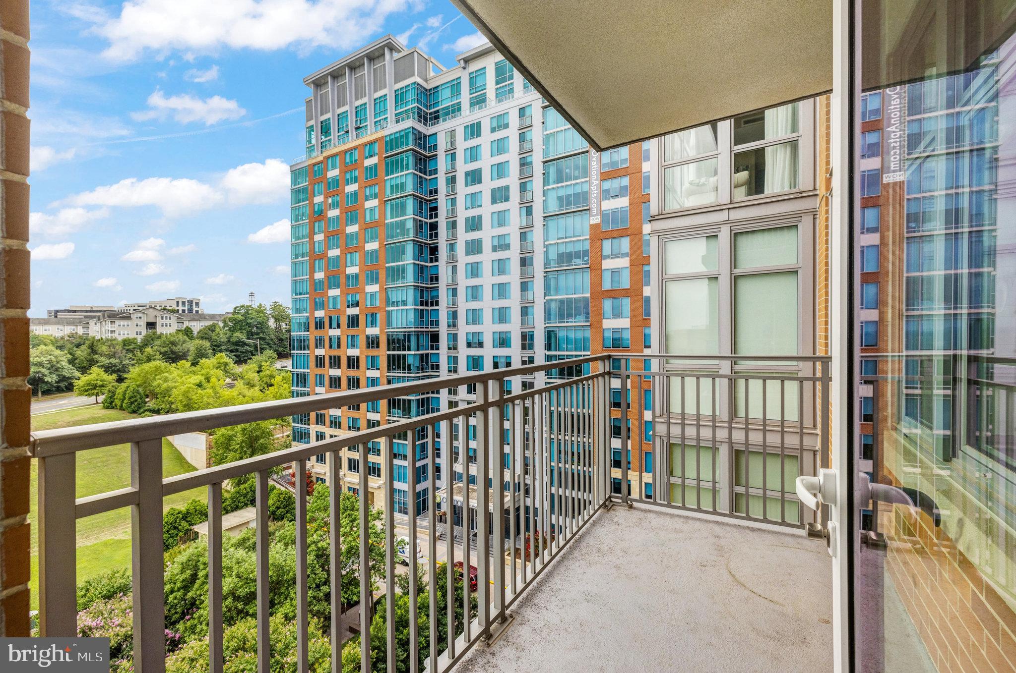 8220 Crestwood Heights #808