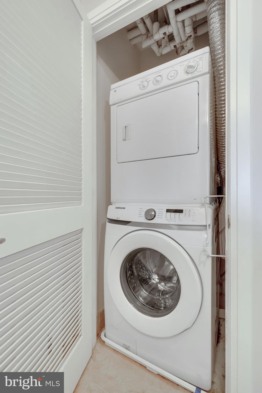 8220 Crestwood Heights #808