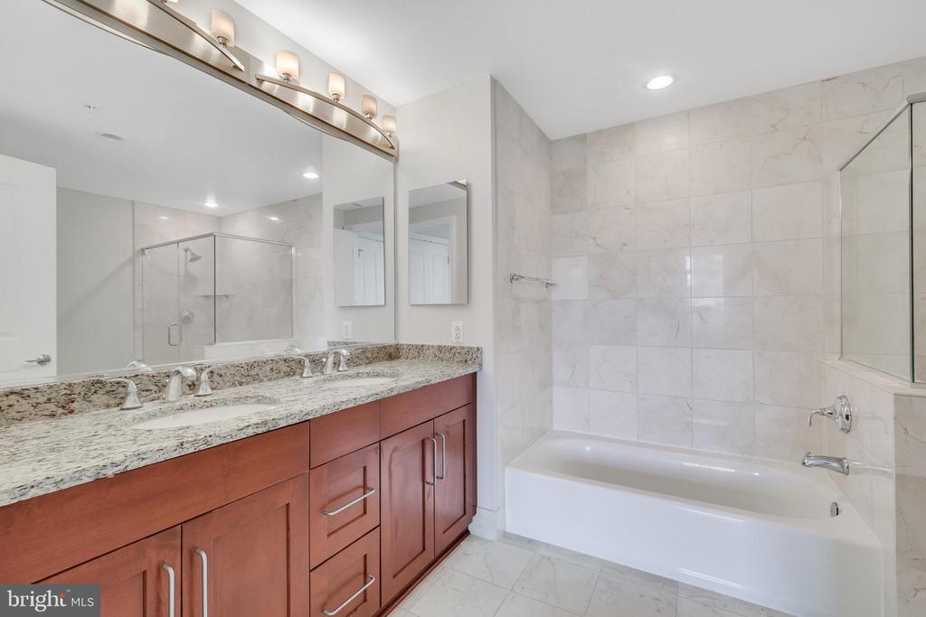 8220 Crestwood Heights #808
