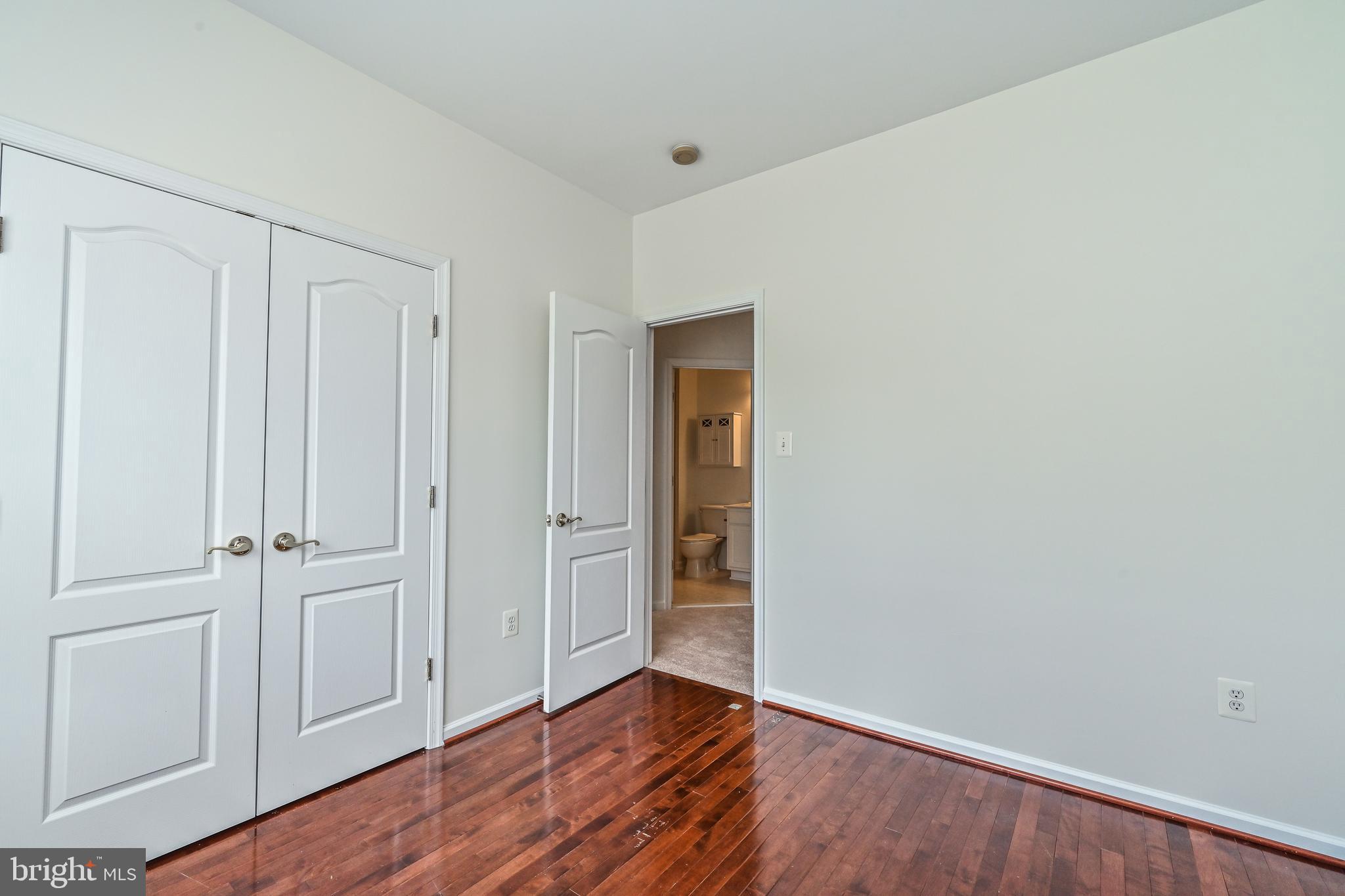 4461 MONMOUTH ST