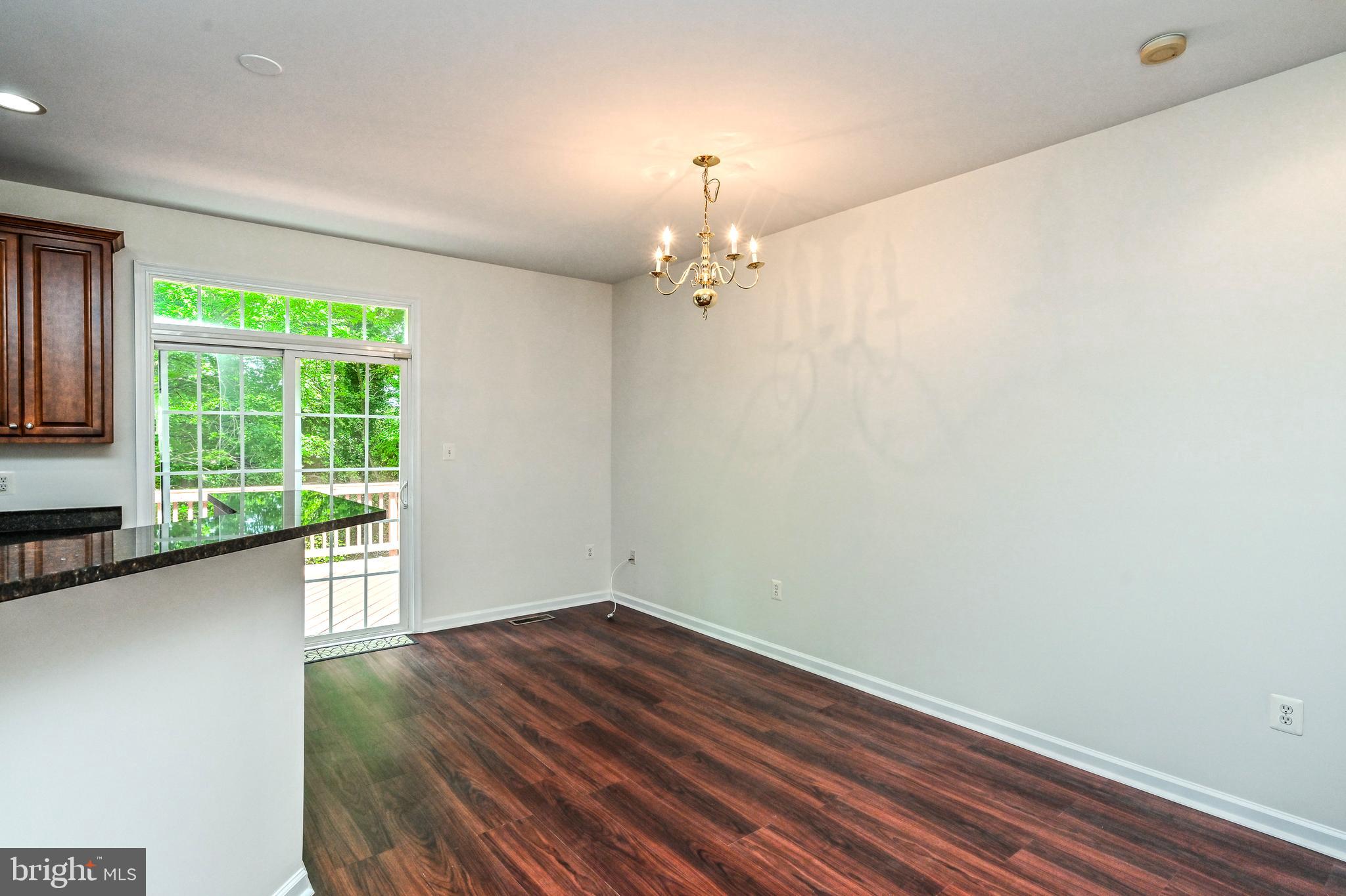 4461 MONMOUTH ST