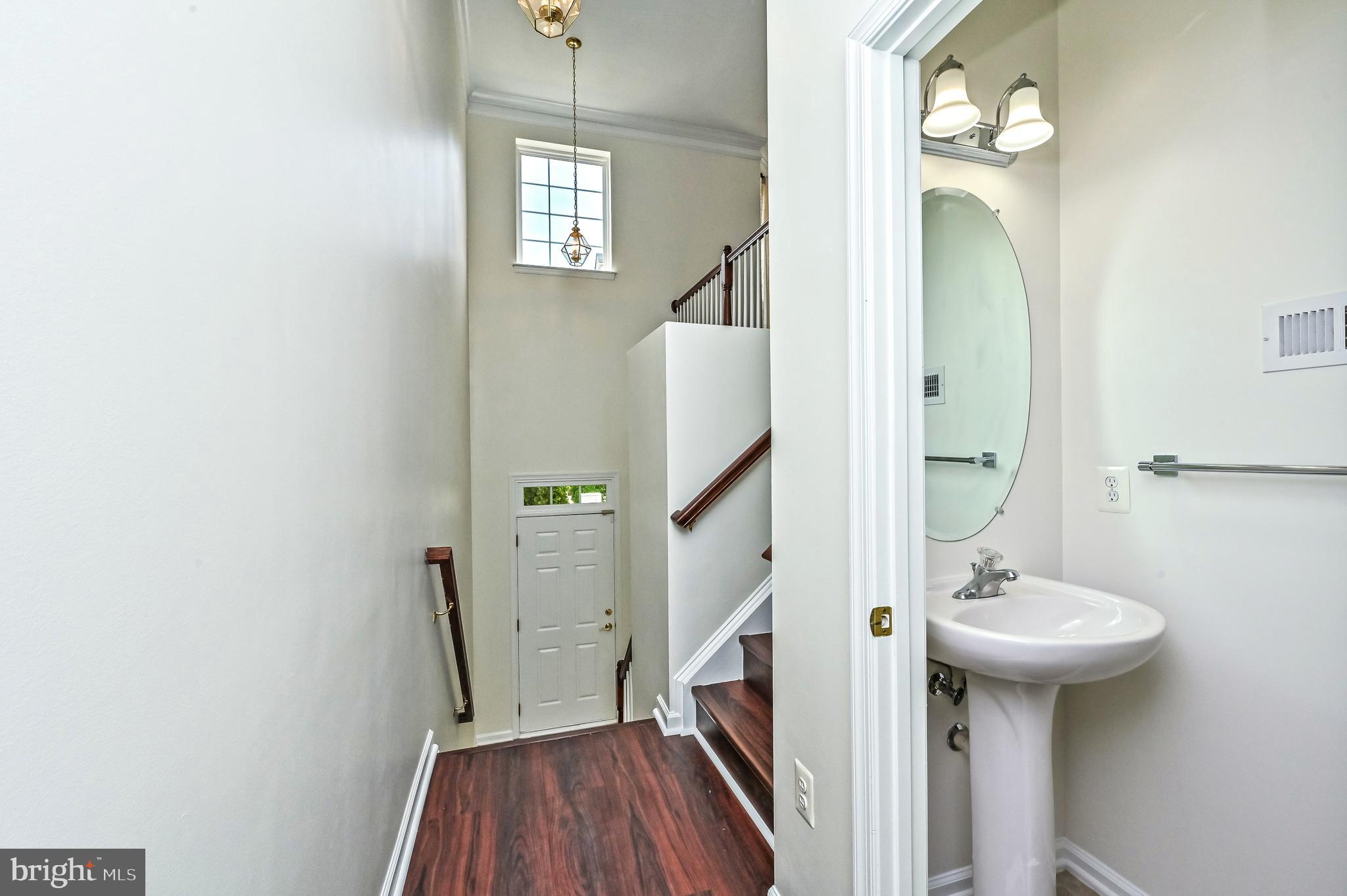 4461 MONMOUTH ST