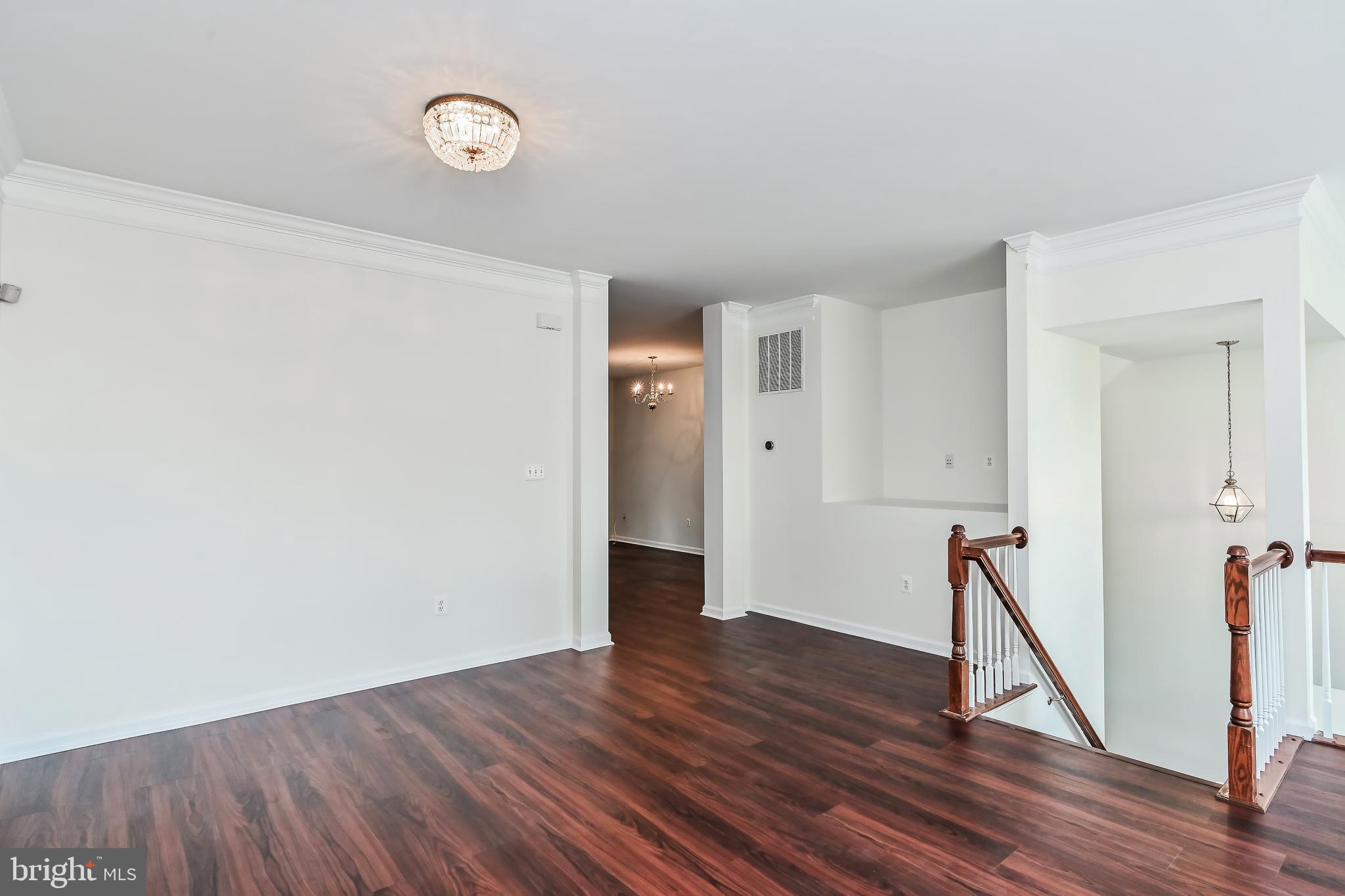 4461 MONMOUTH ST