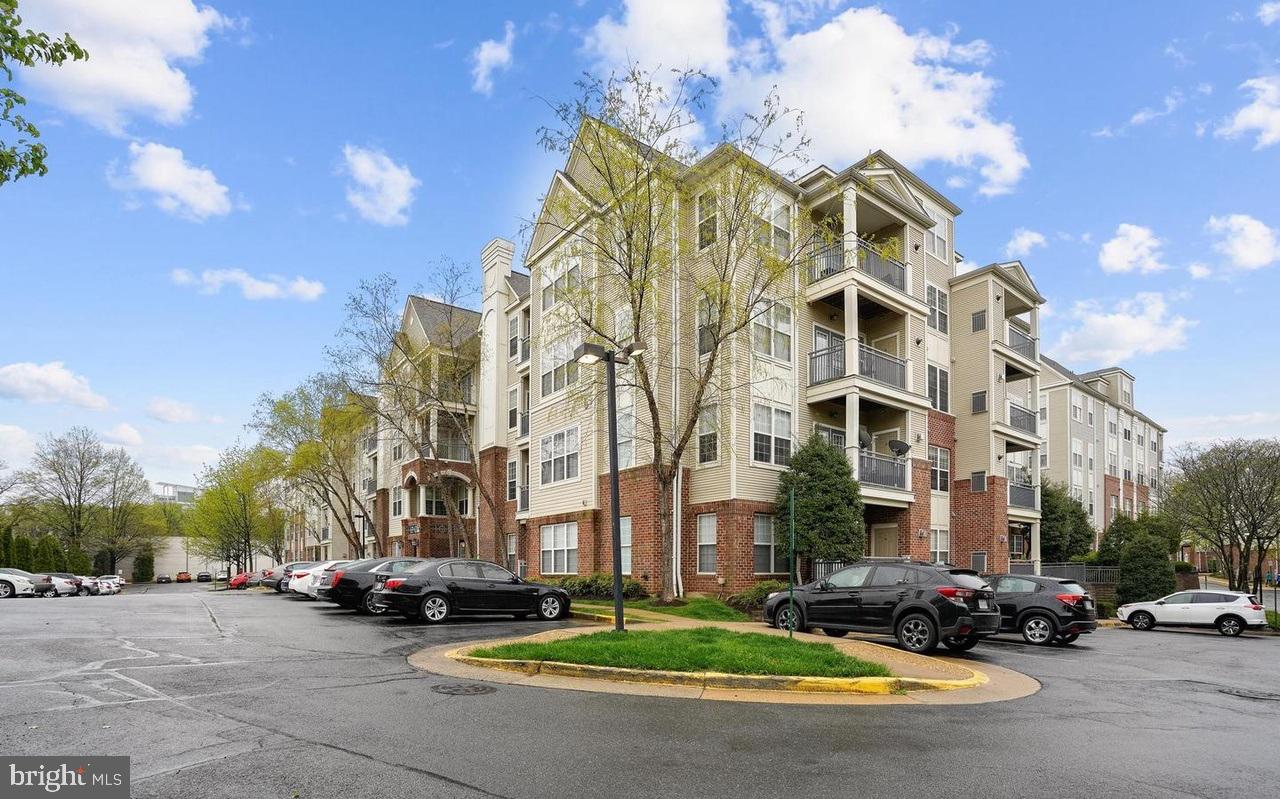 3021 Nicosh Cir #1201