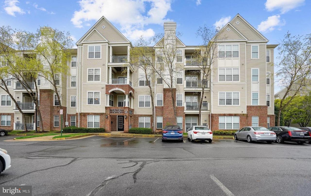 3021 Nicosh Cir #1201
