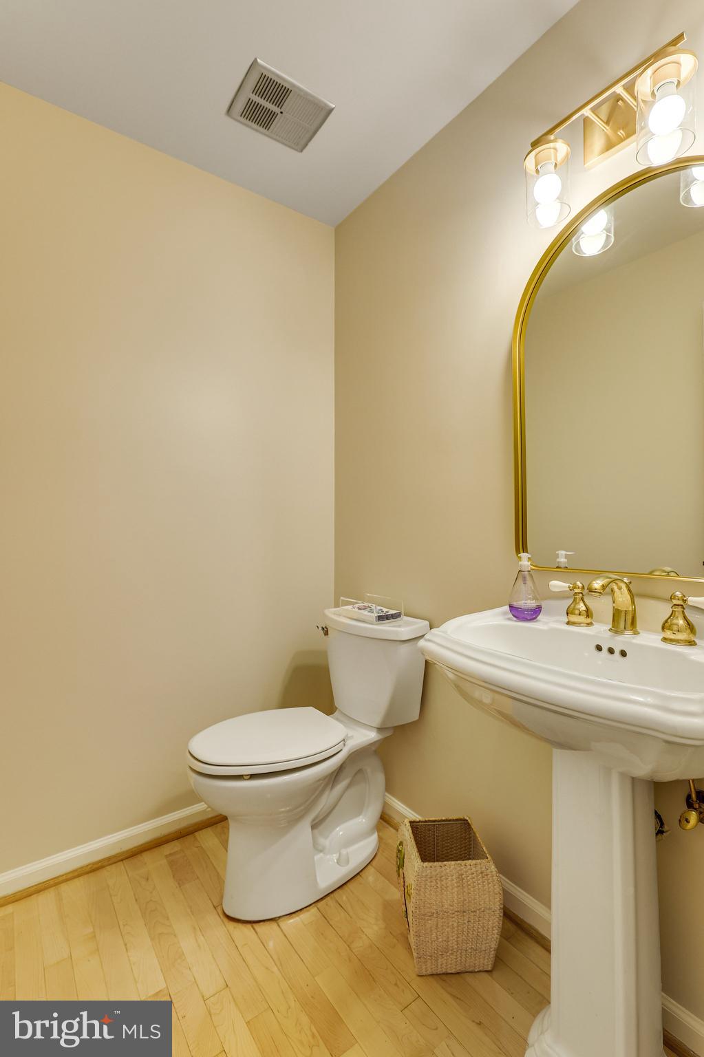 1300 Meadow Glen Dr