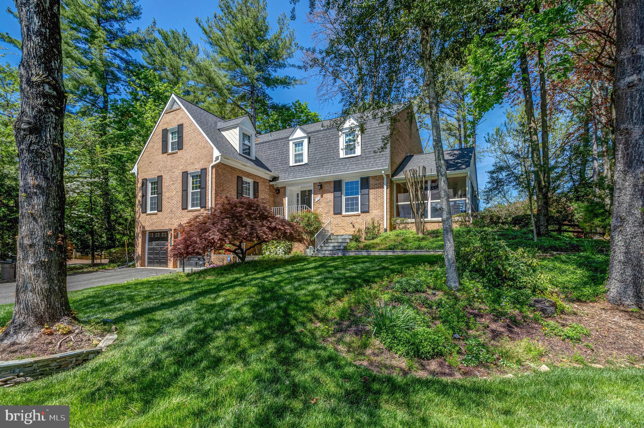 1300 Meadow Glen Dr