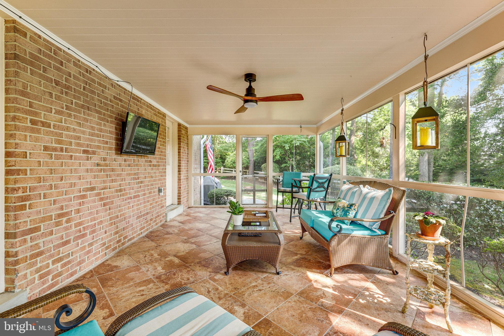 1300 Meadow Glen Dr