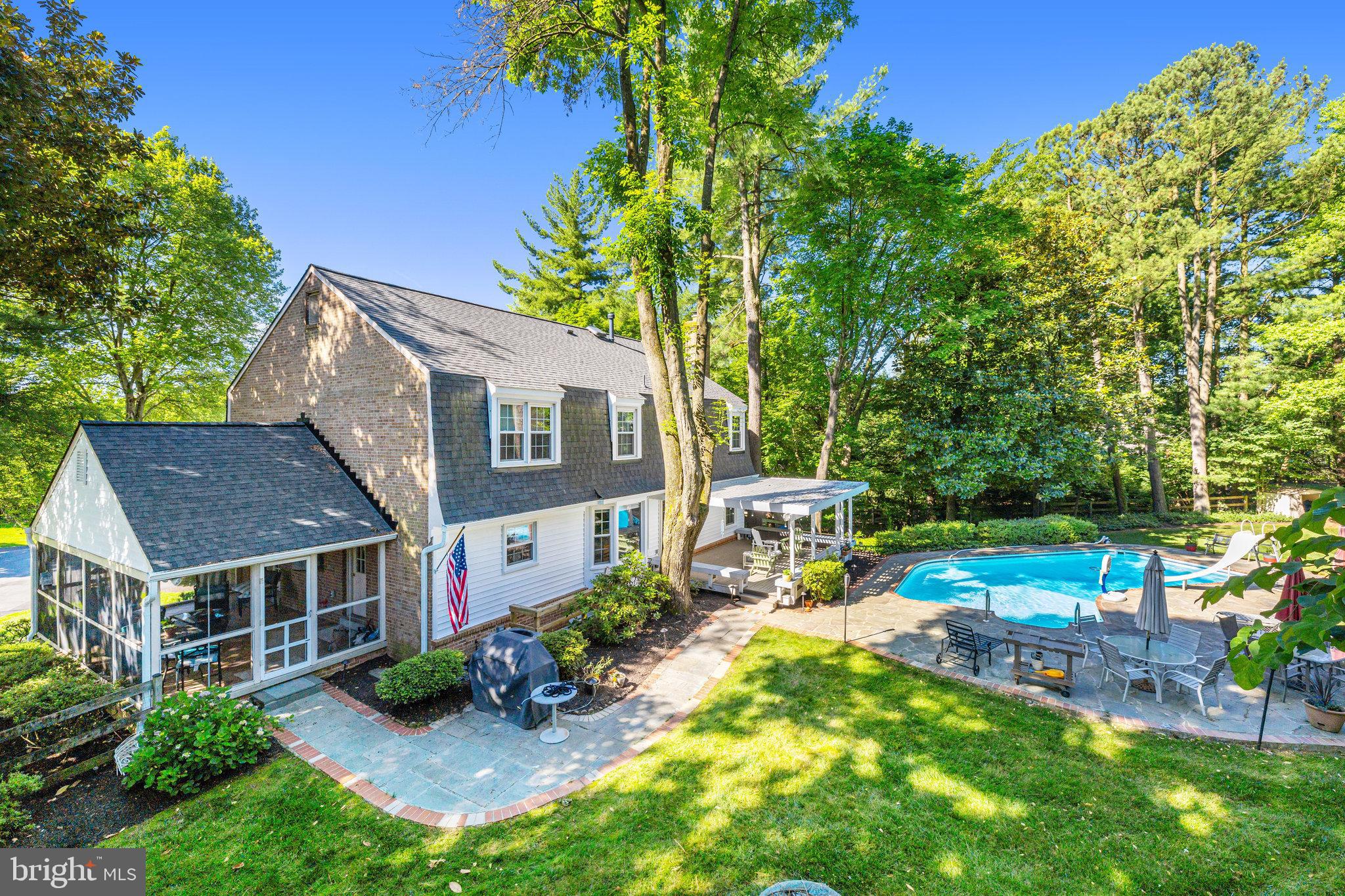 1300 Meadow Glen Dr