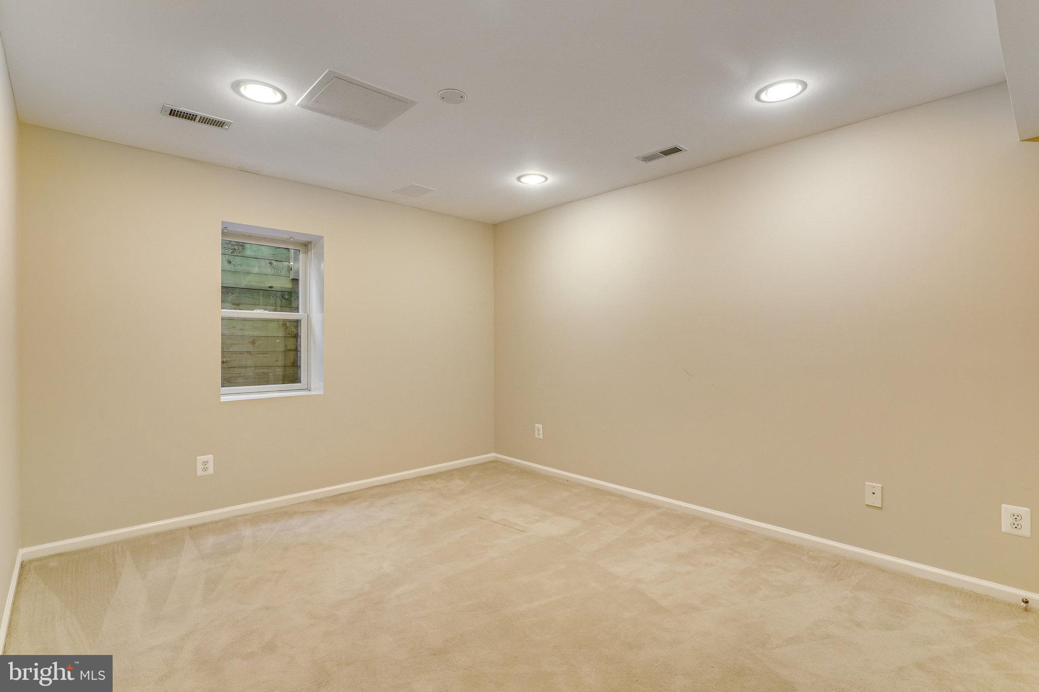 1300 Meadow Glen Dr