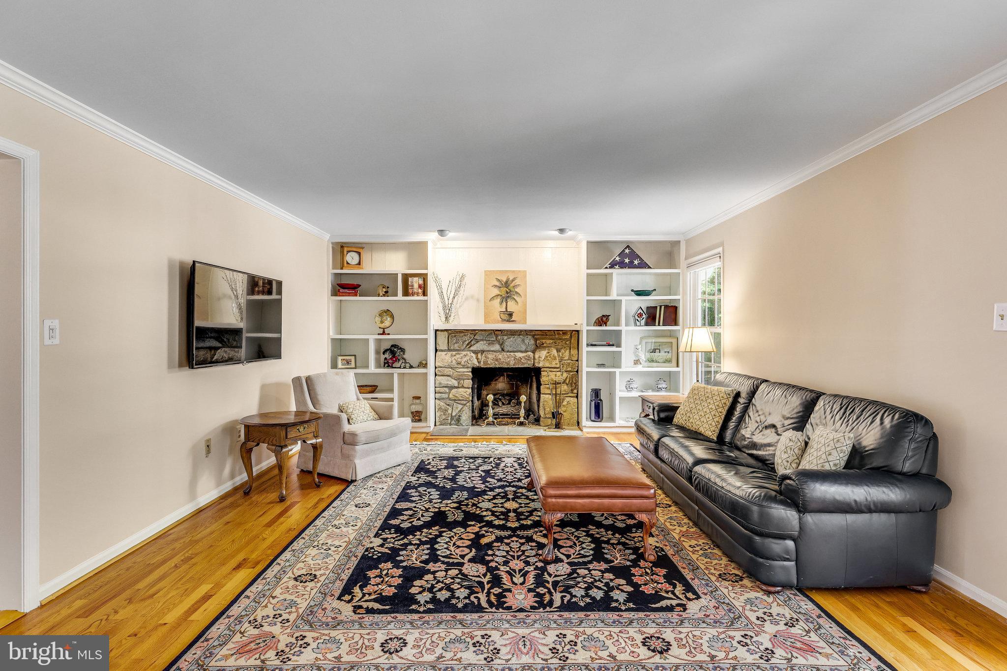 1300 Meadow Glen Dr