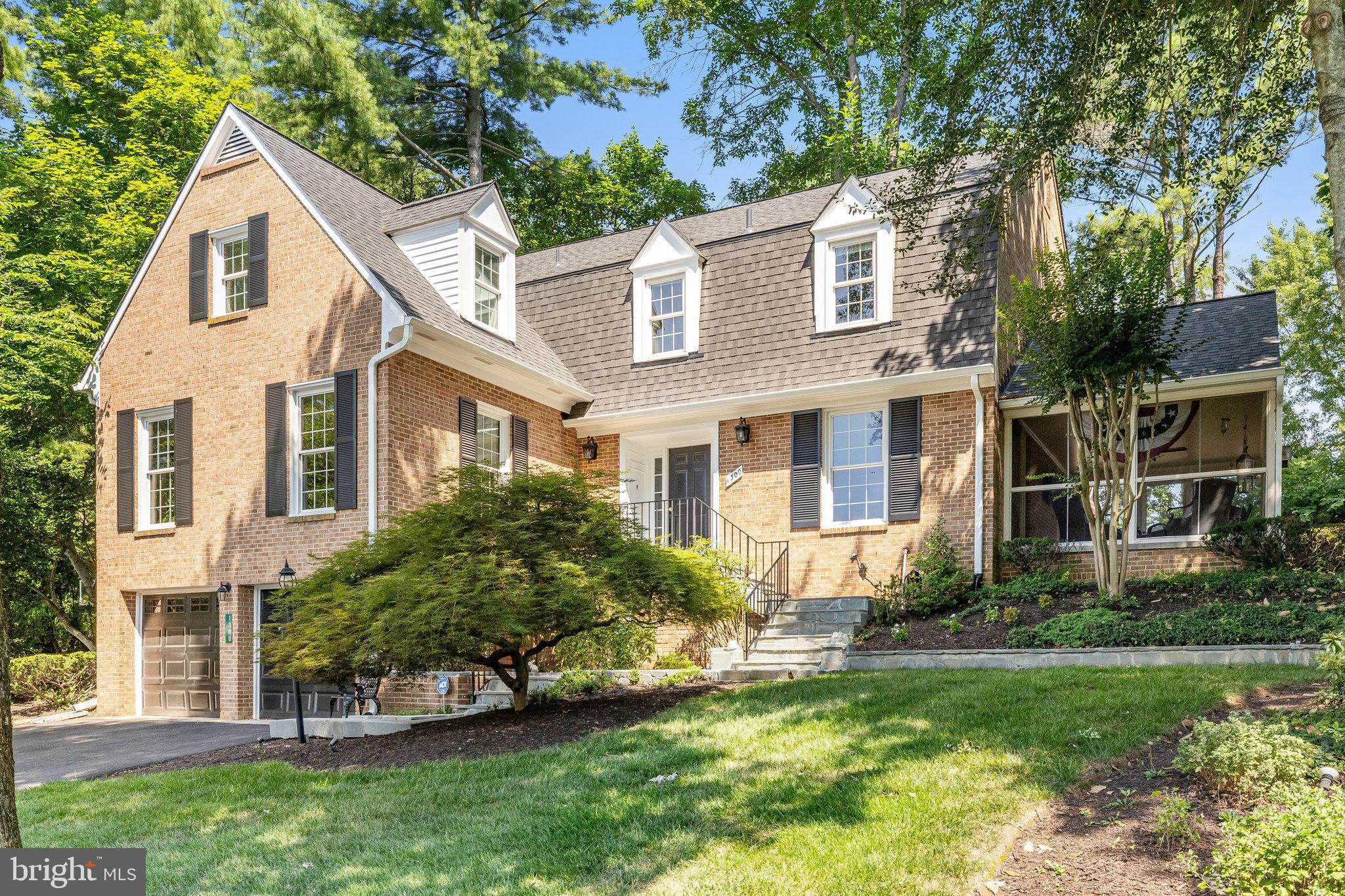 1300 Meadow Glen Dr