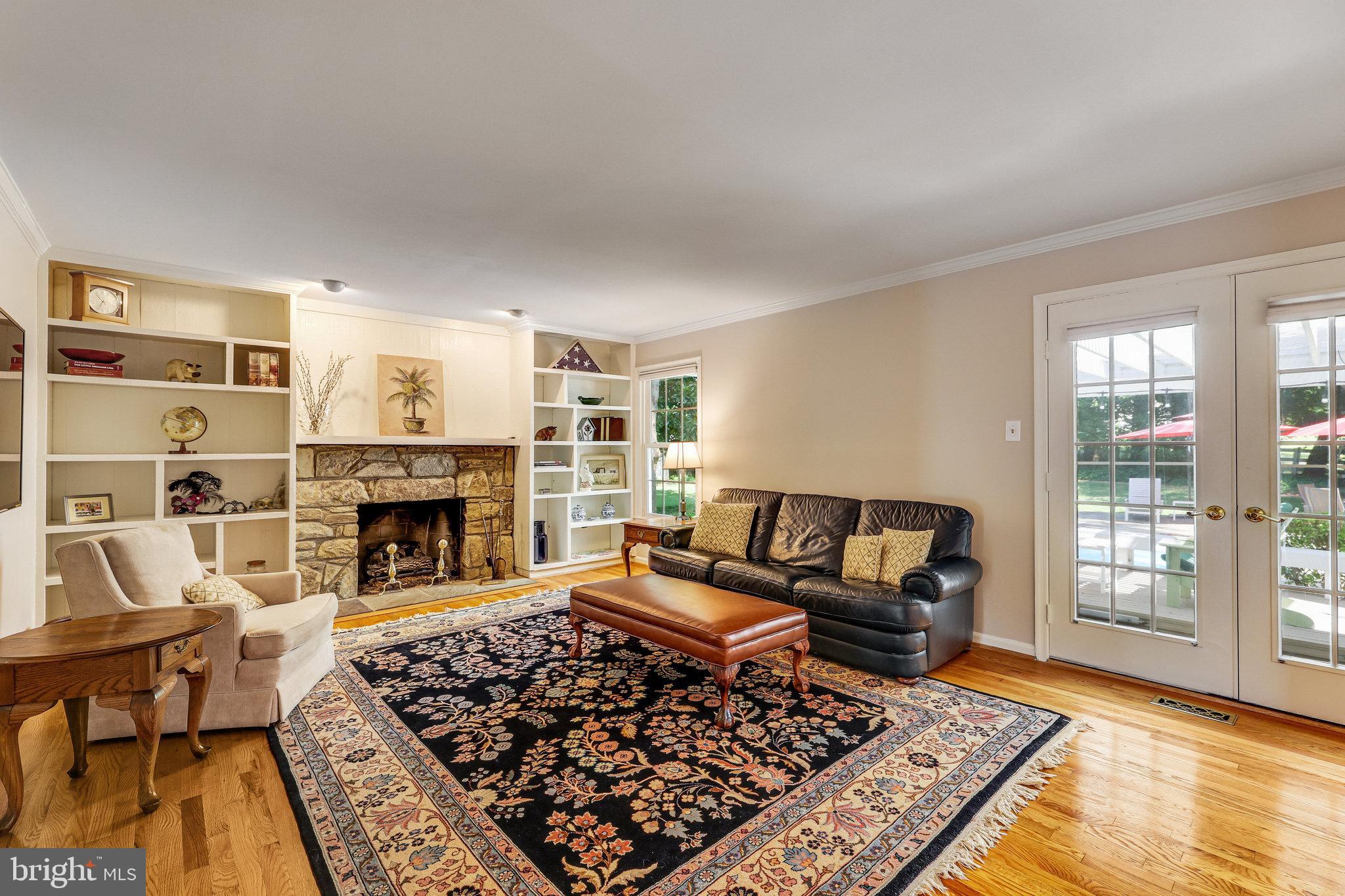 1300 Meadow Glen Dr