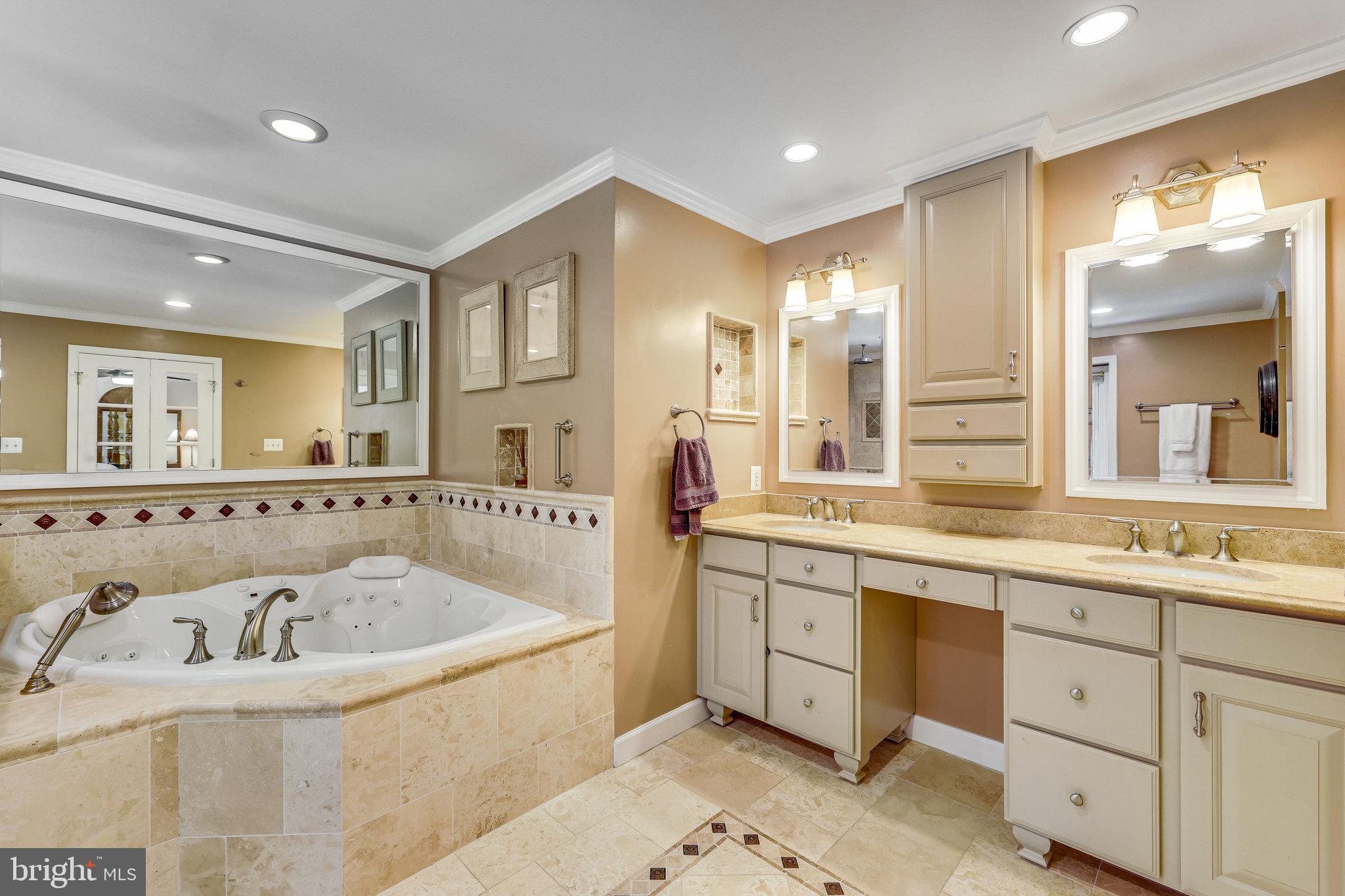 1300 Meadow Glen Dr