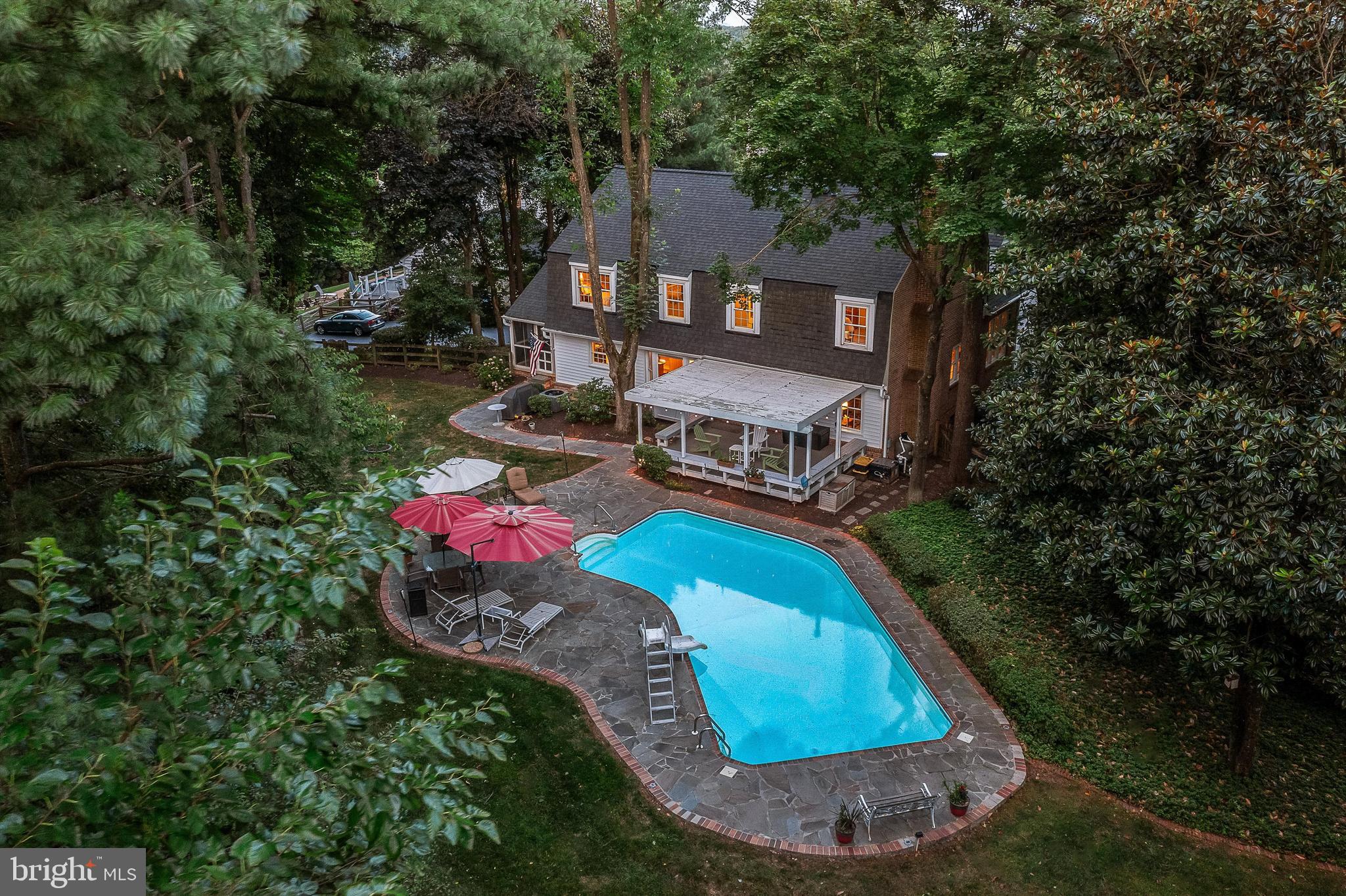1300 Meadow Glen Dr
