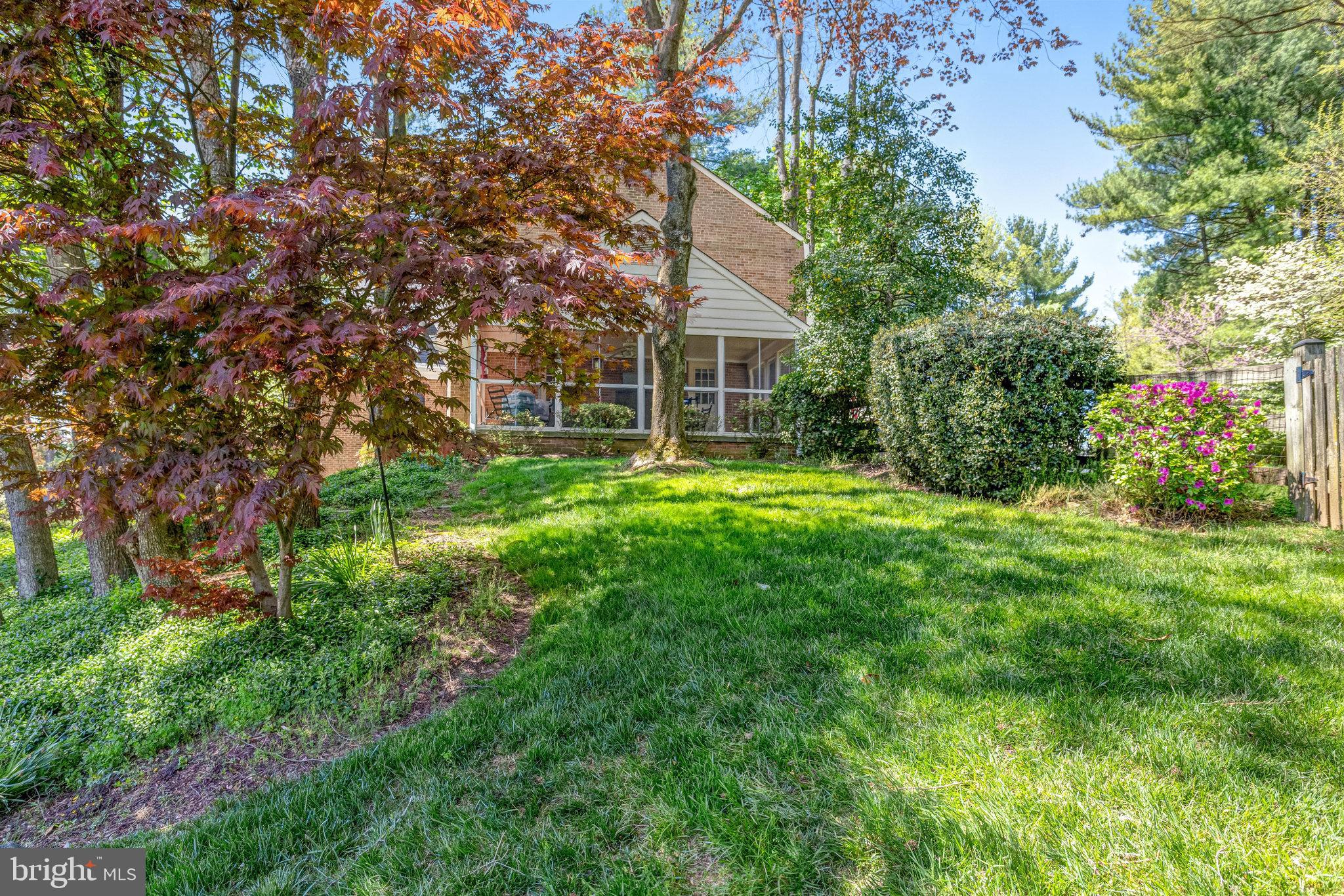 1300 Meadow Glen Dr