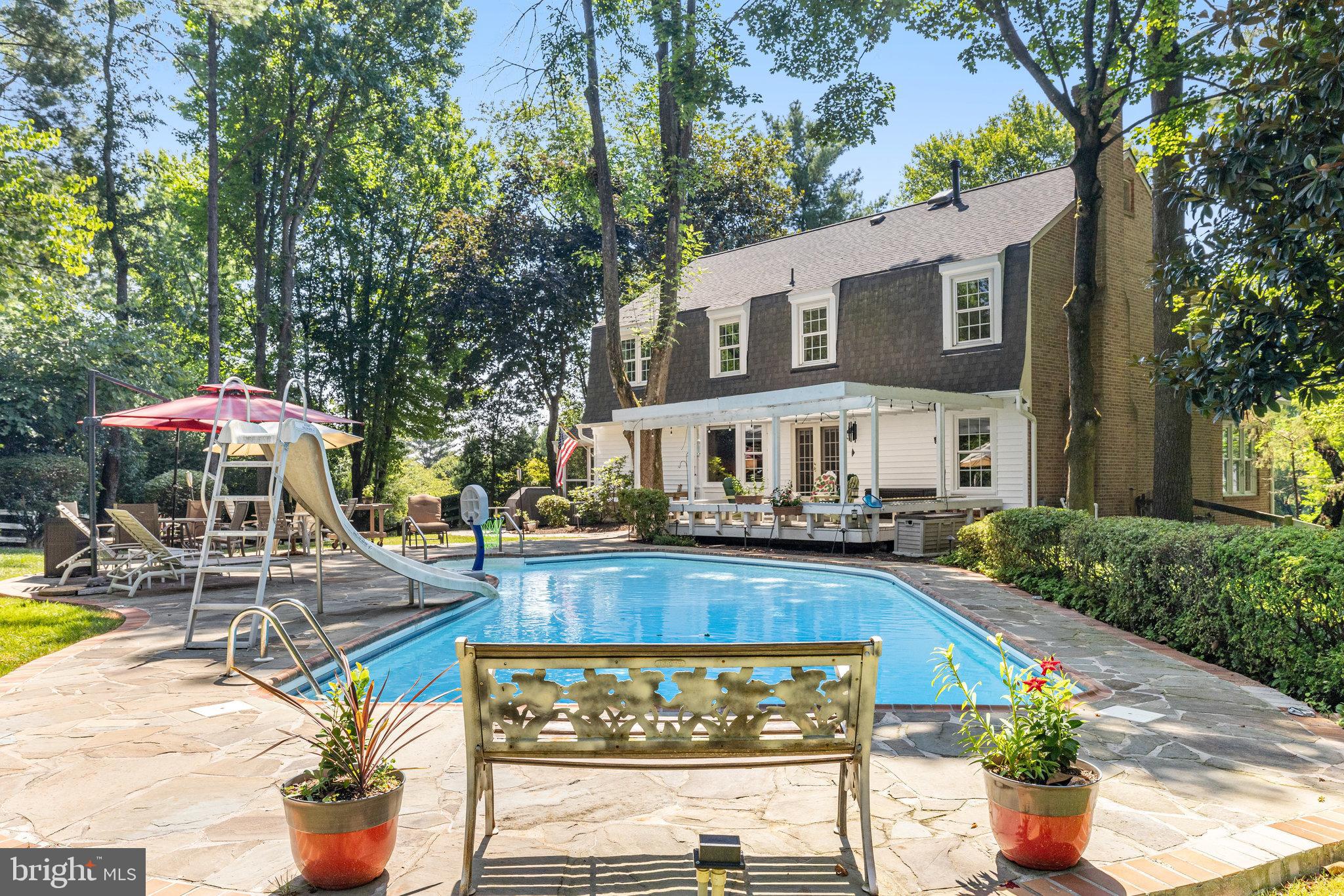 1300 Meadow Glen Dr
