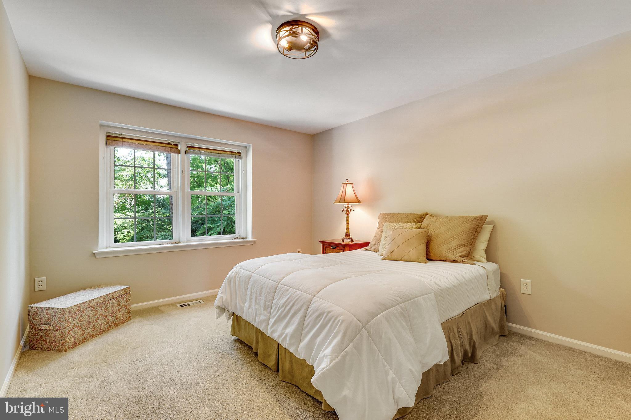 1300 Meadow Glen Dr