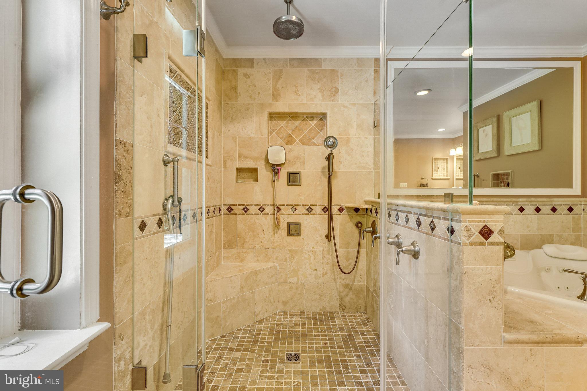 1300 Meadow Glen Dr
