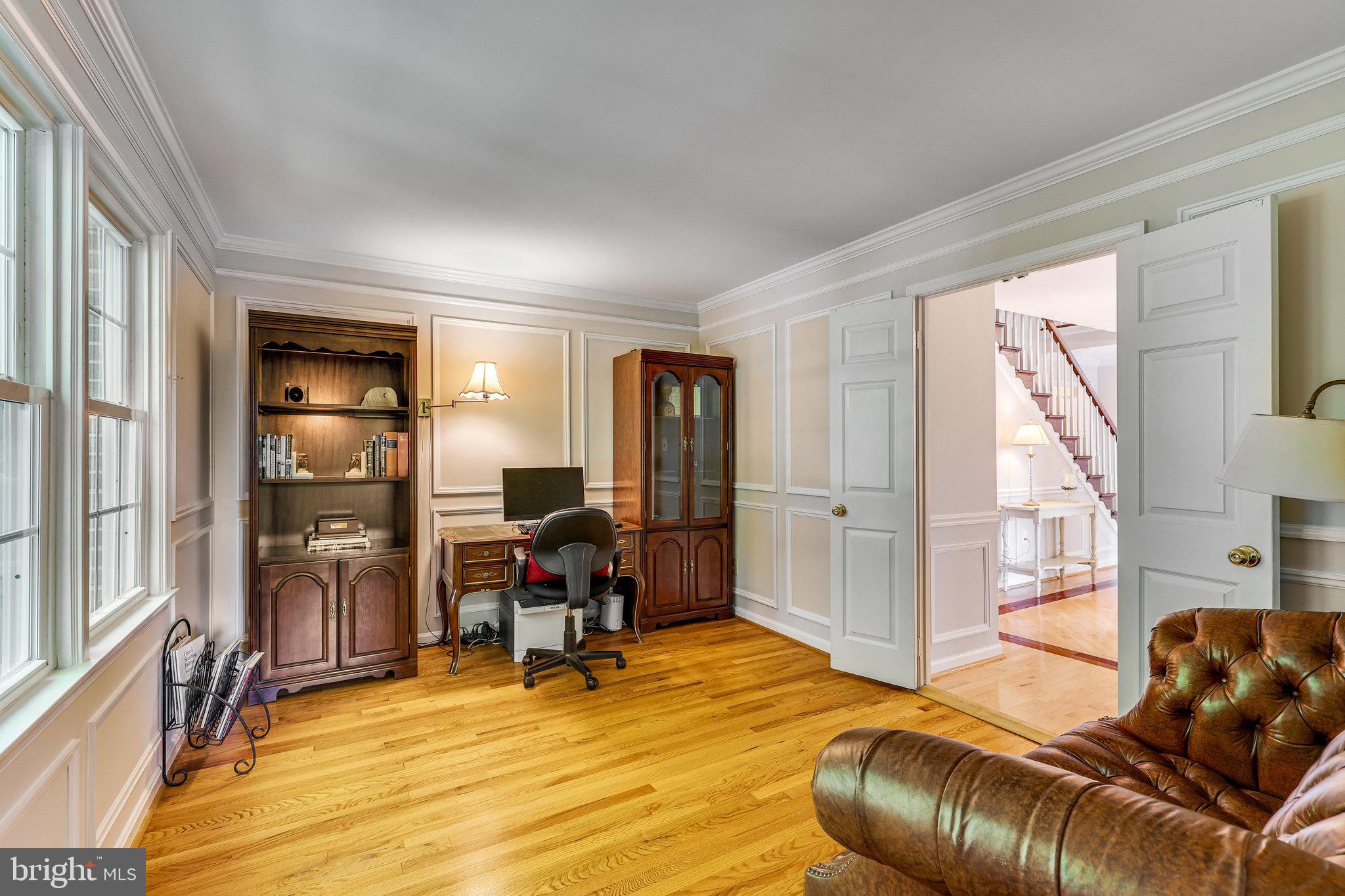 1300 Meadow Glen Dr