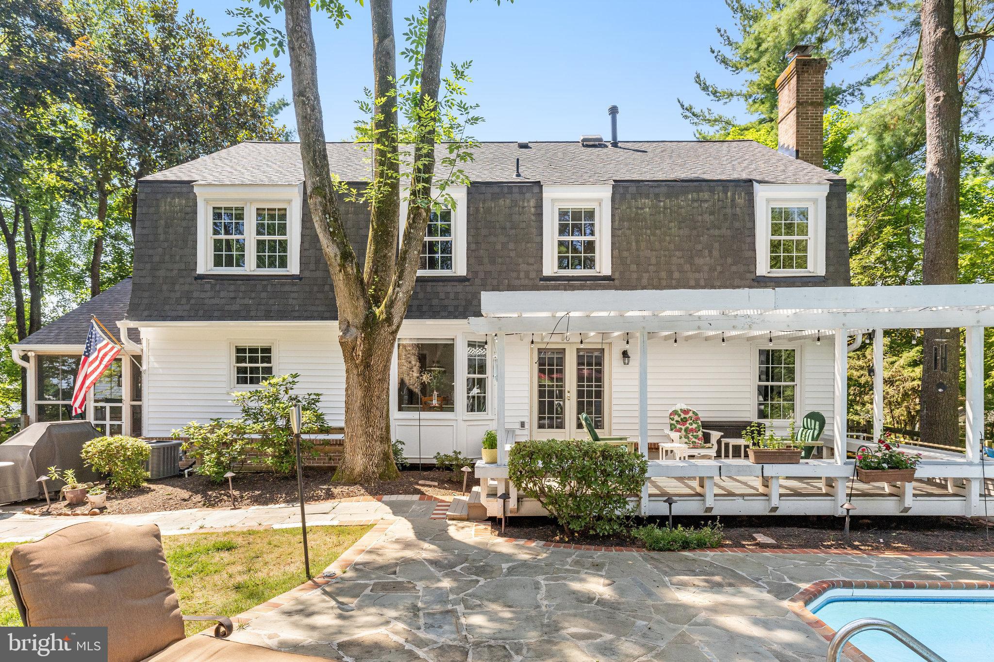 1300 Meadow Glen Dr