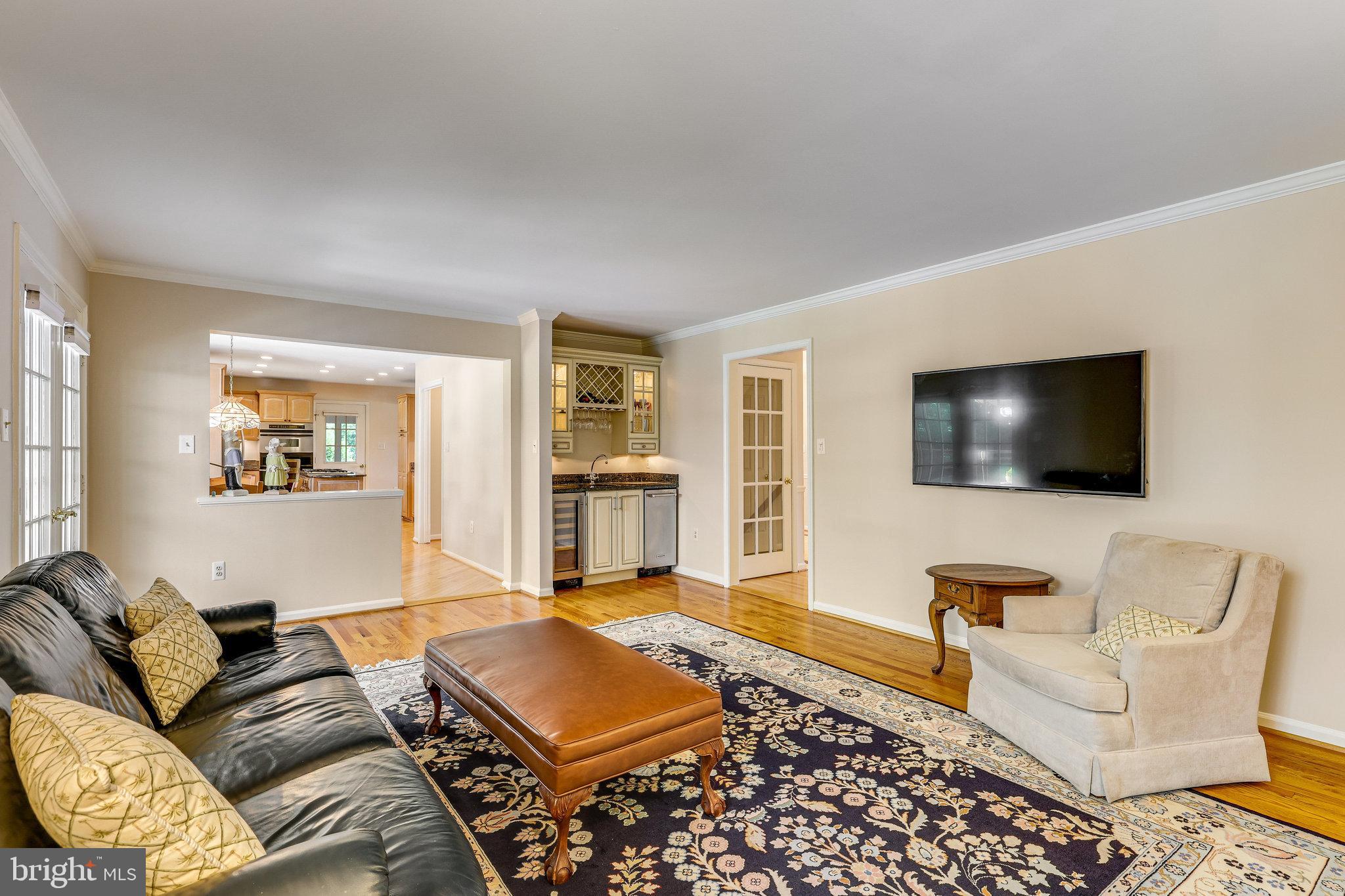 1300 Meadow Glen Dr