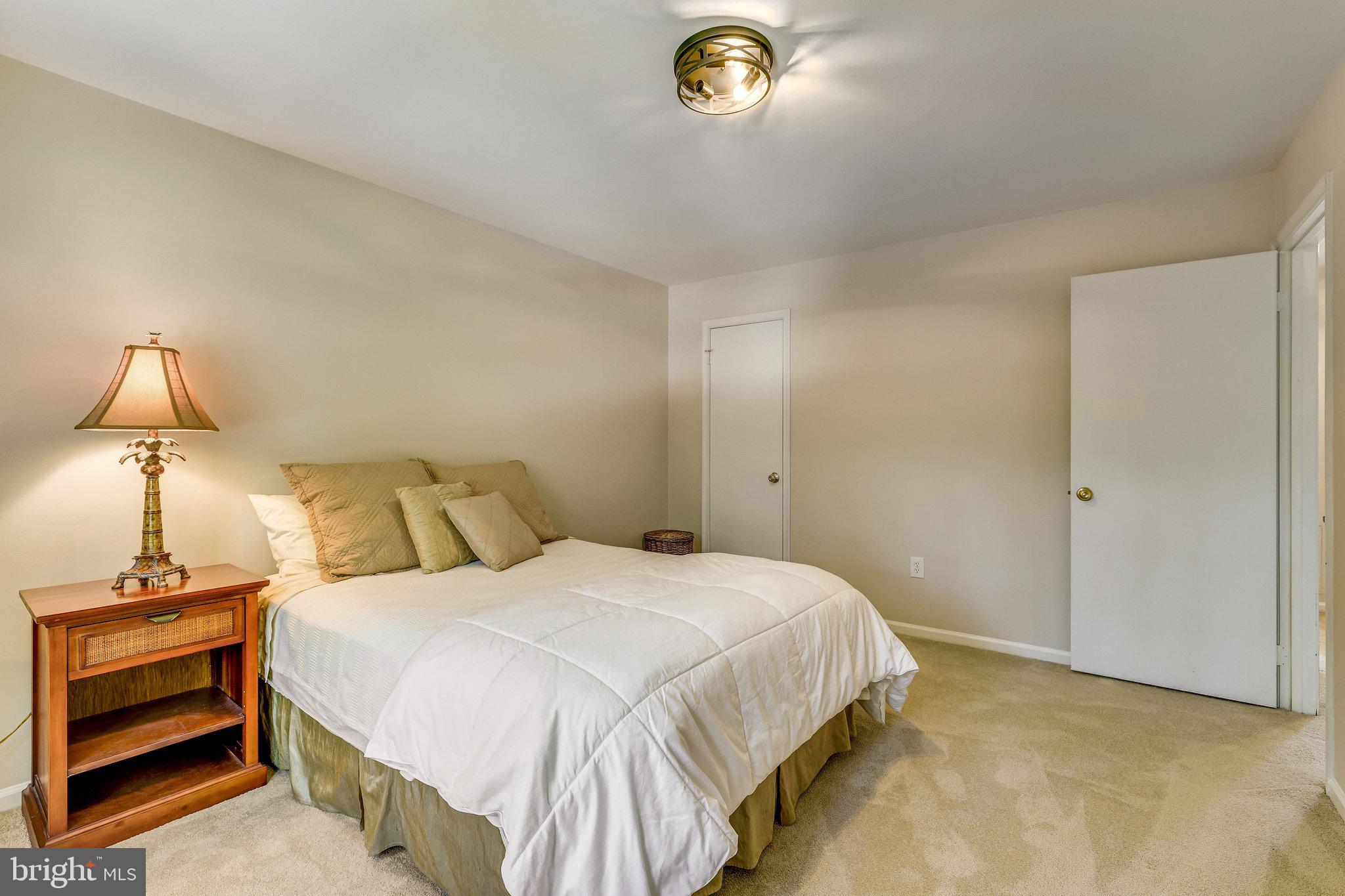 1300 Meadow Glen Dr