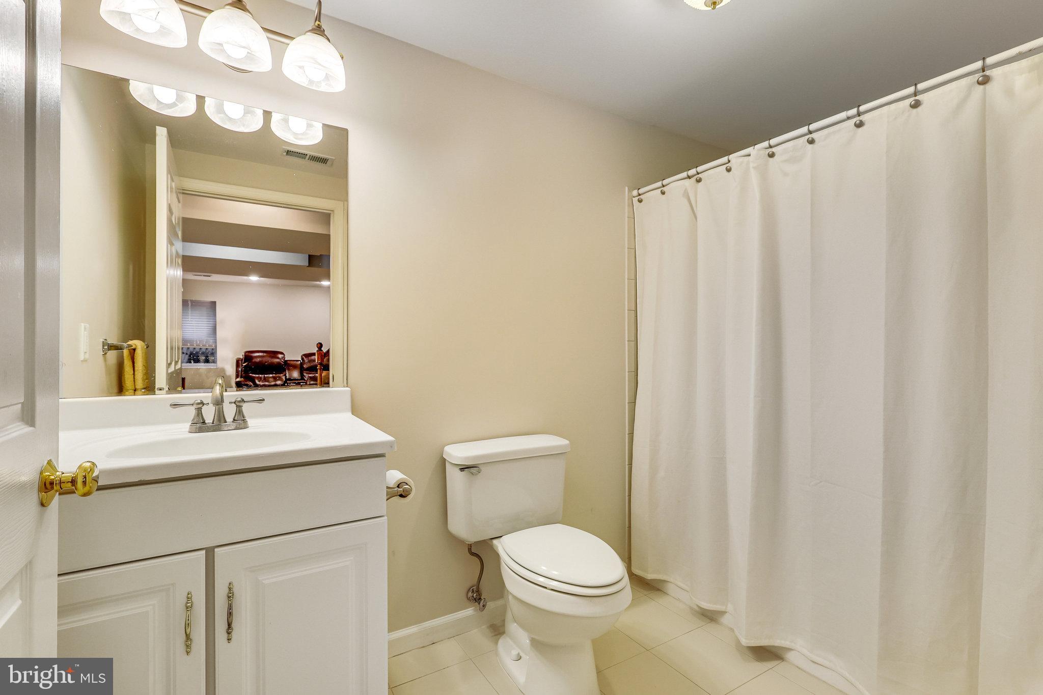 1300 Meadow Glen Dr