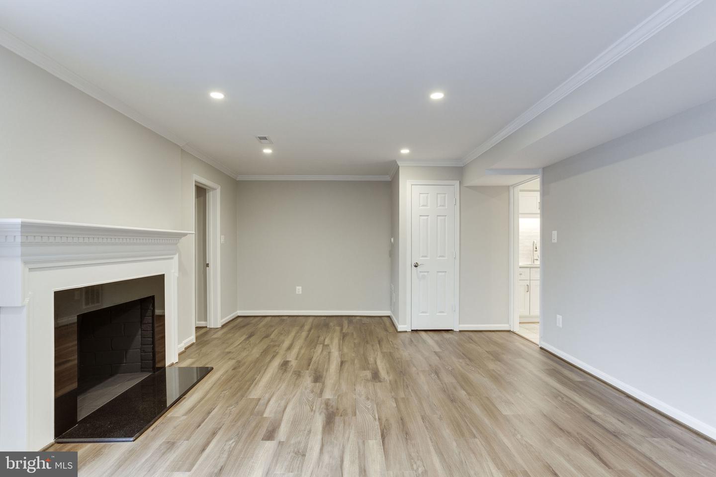 2313 MCGREGOR CT