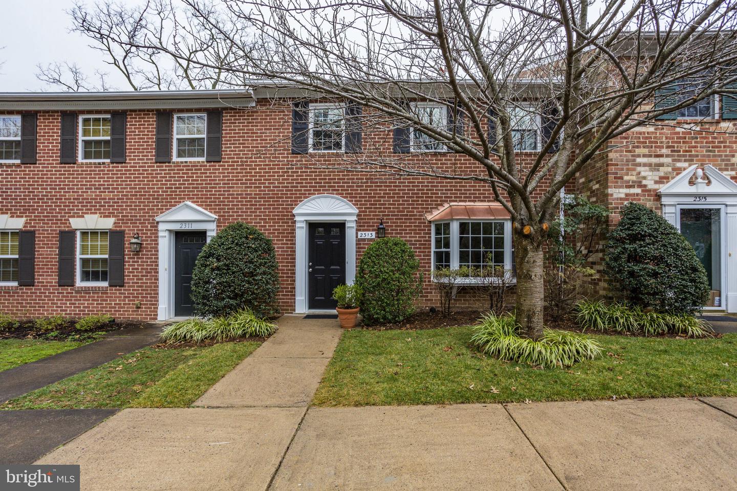 2313 MCGREGOR CT
