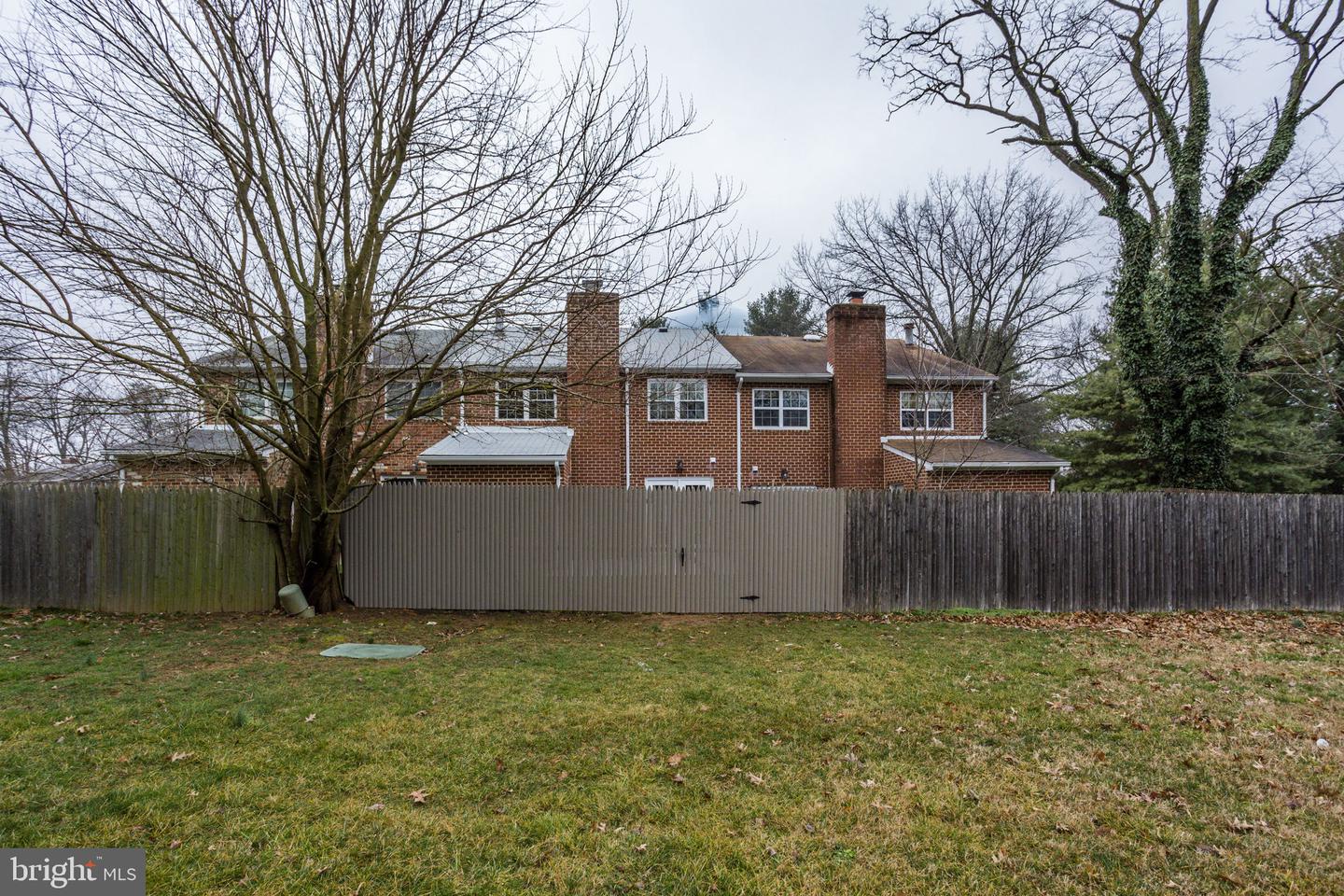 2313 MCGREGOR CT