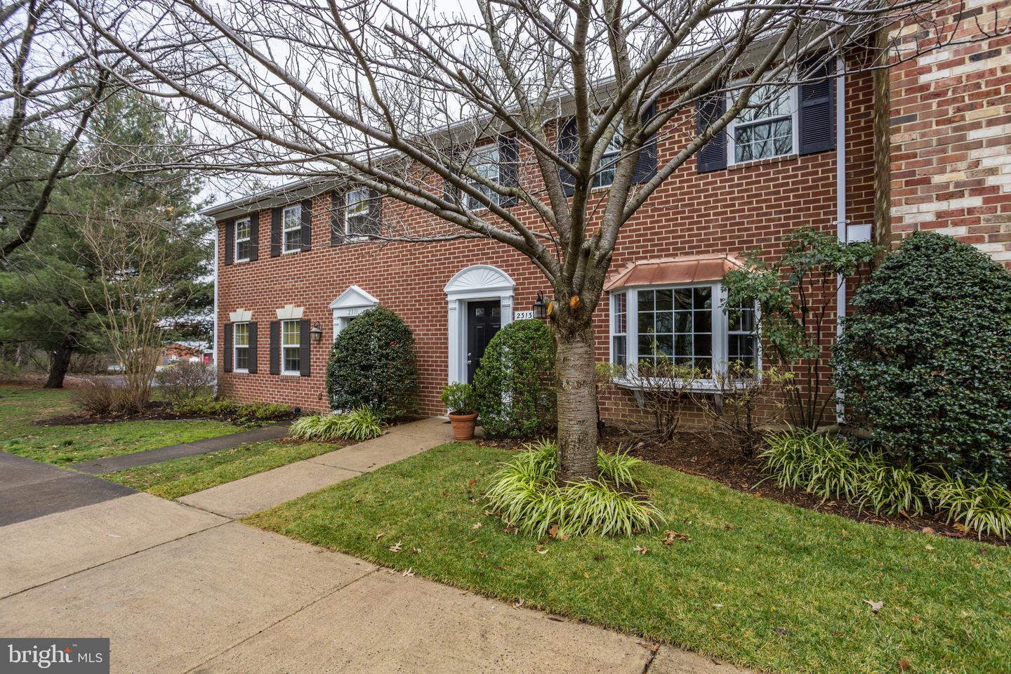 2313 MCGREGOR CT