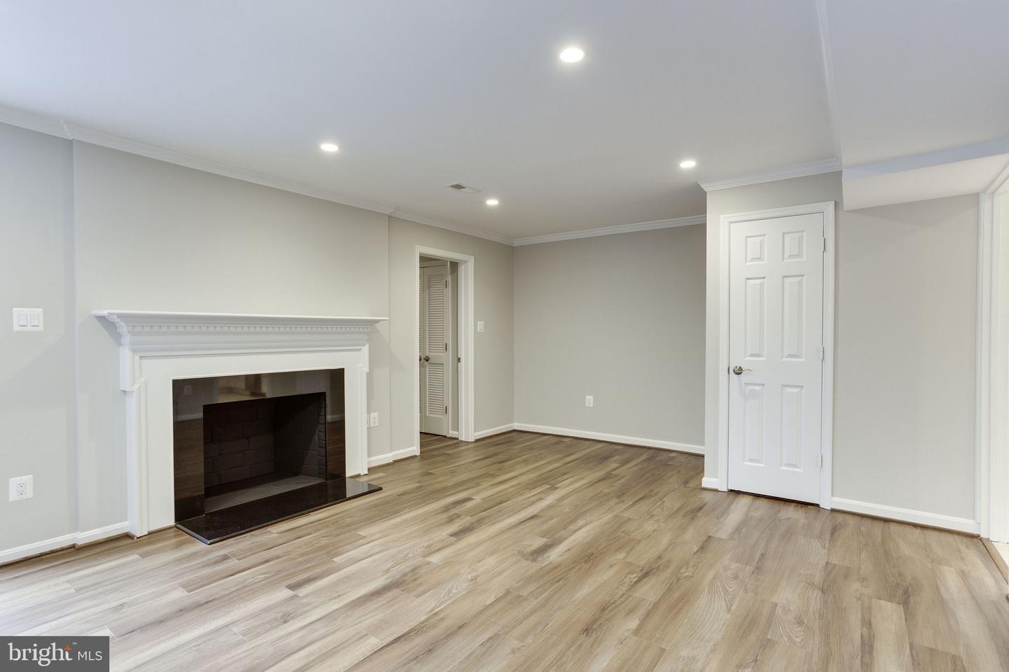 2313 MCGREGOR CT