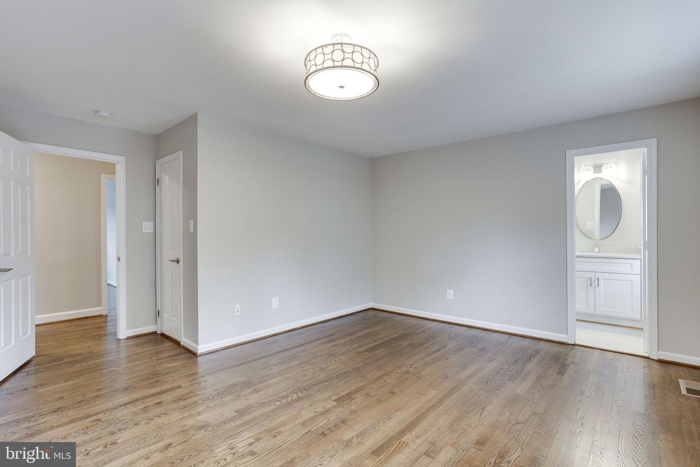 2313 MCGREGOR CT
