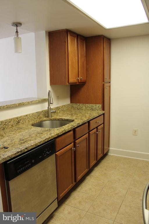 11800 SUNSET HILLS RD #509
