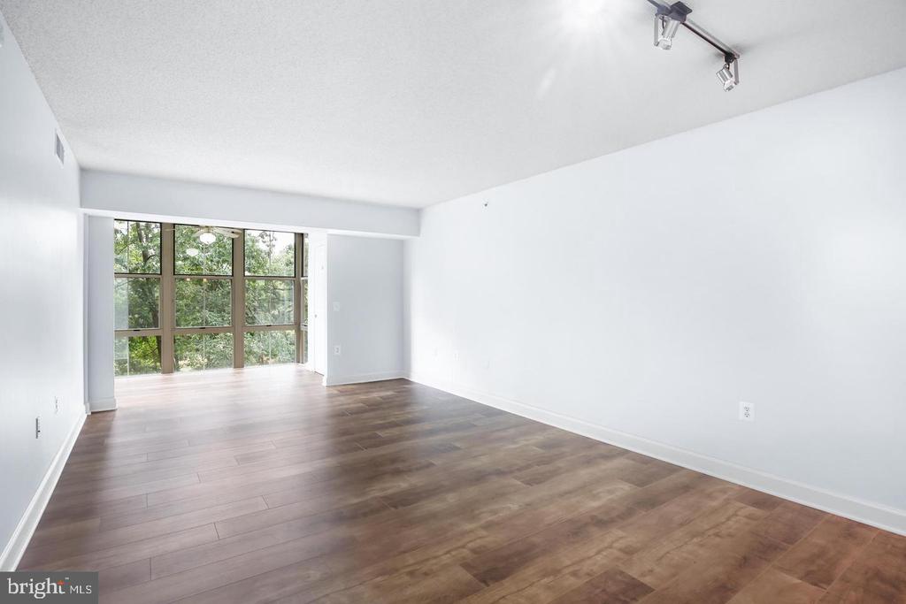 11800 SUNSET HILLS RD #509