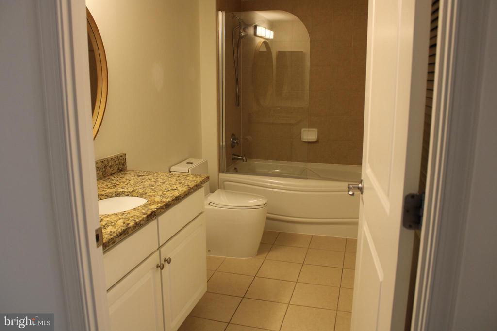11800 SUNSET HILLS RD #509