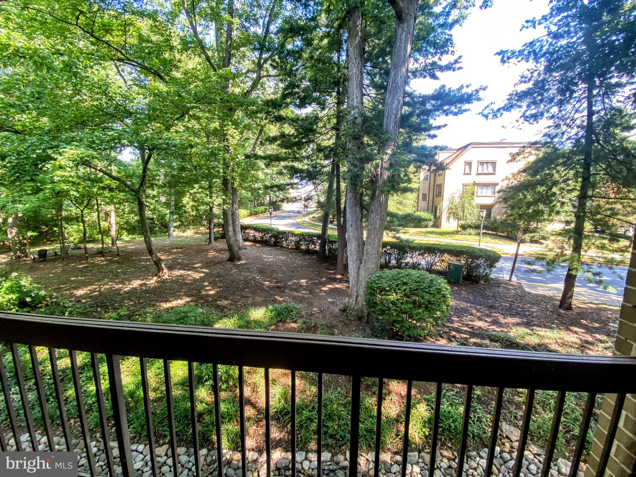 1646 PARKCREST CIR #201